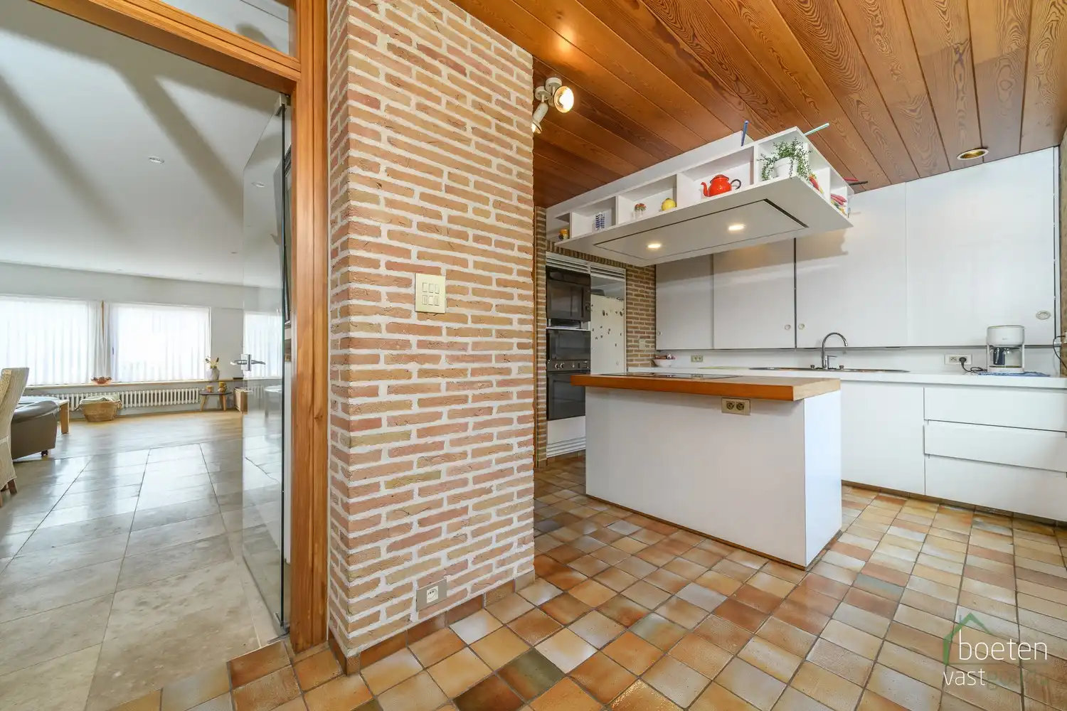 Alveringem: polyvalent eigendom met woonhuis en loodsen en met tal van mogelijkheden op strategische ligging op 4.672m² totale grondopp. foto 5