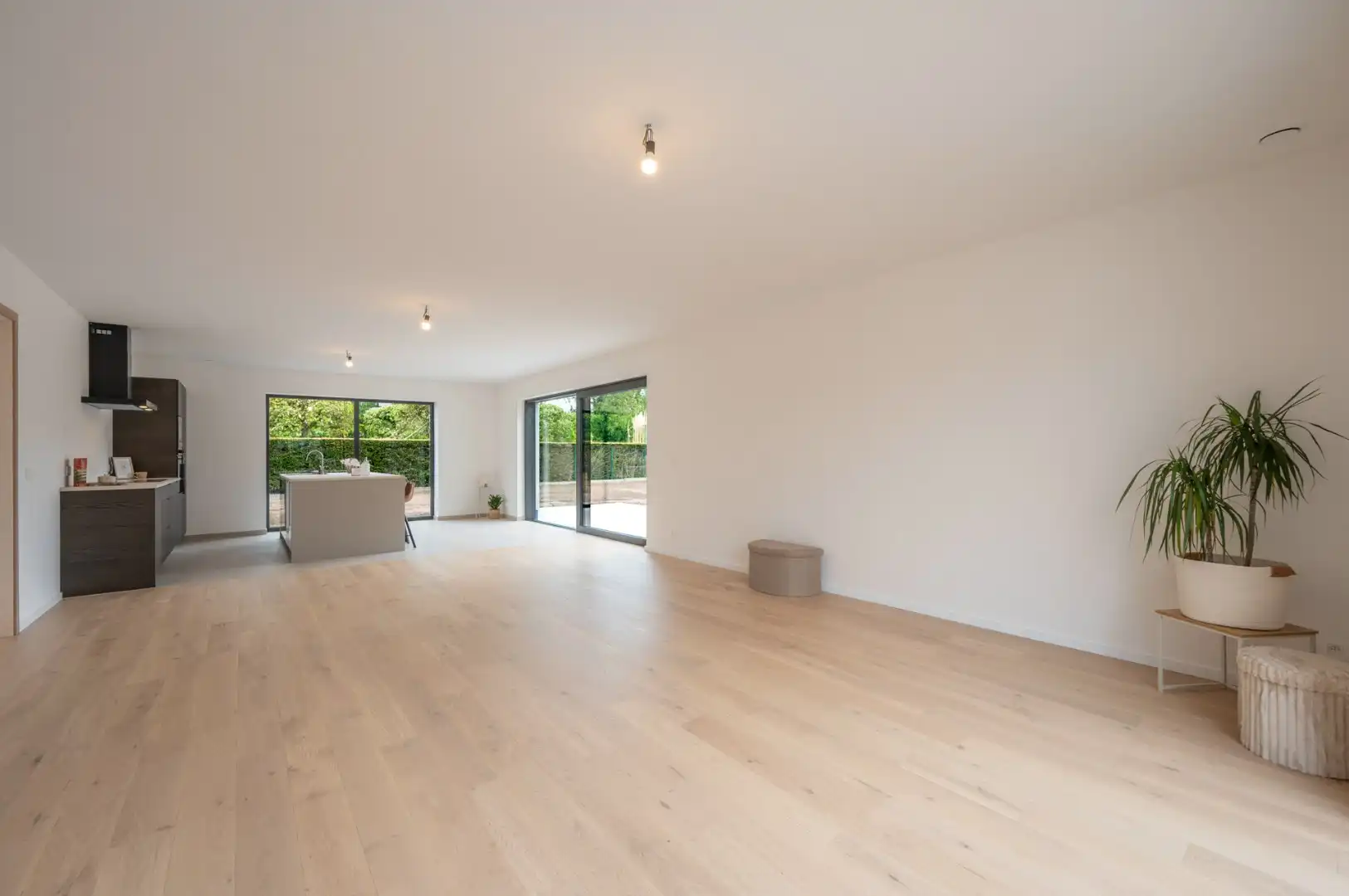 Wonen in alle rust, unieke koopkans midden het centrum in Sijsele (Damme). foto 7