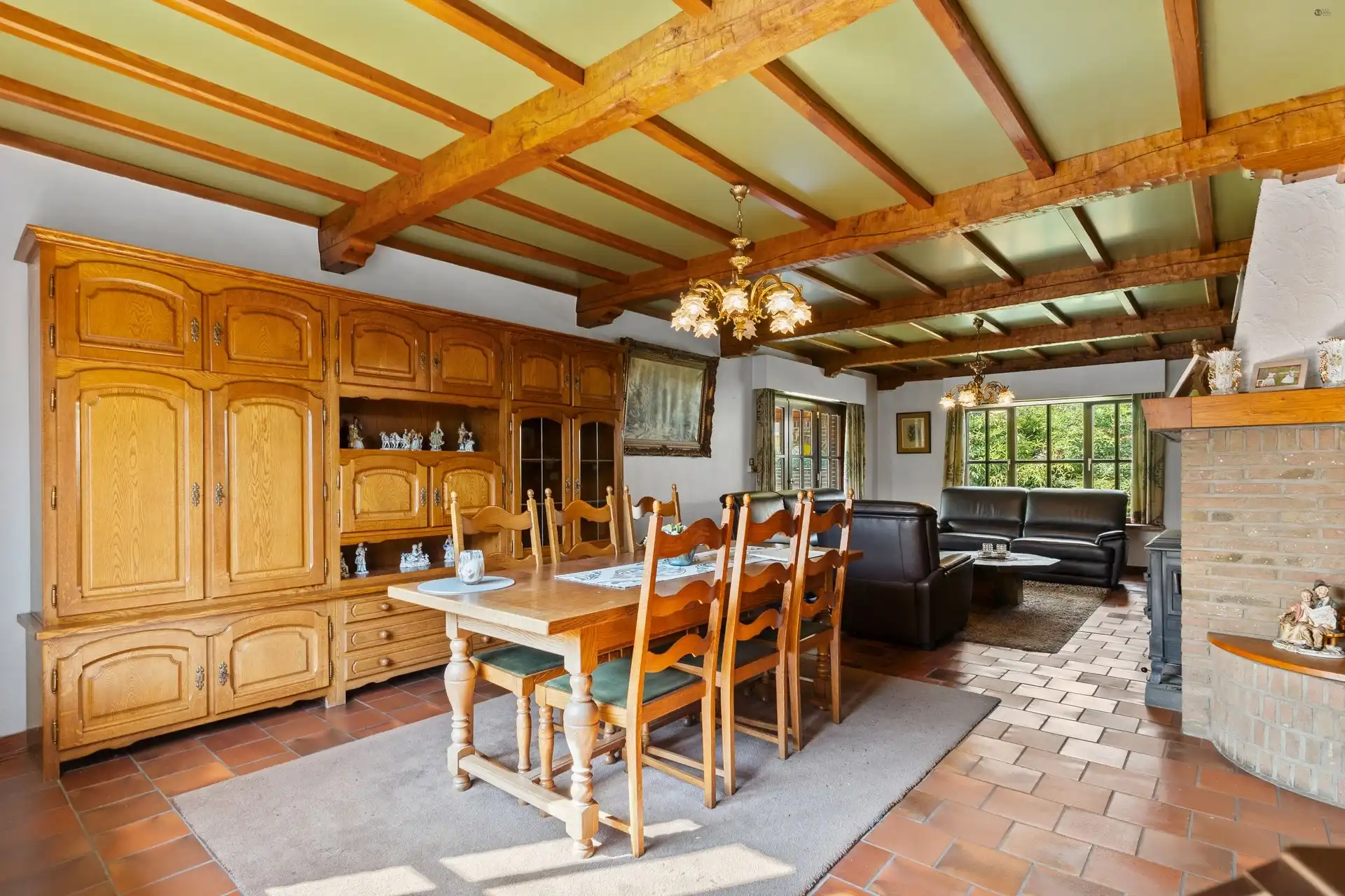 Bungalow op een rustige locatie met enorm veel potentieel foto 6