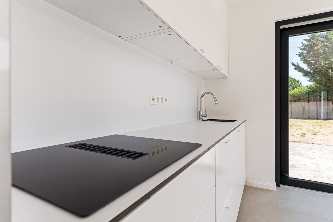 Prachtig gerenoveerde woning met 3 slpk., oprit en toffe tuin foto 12