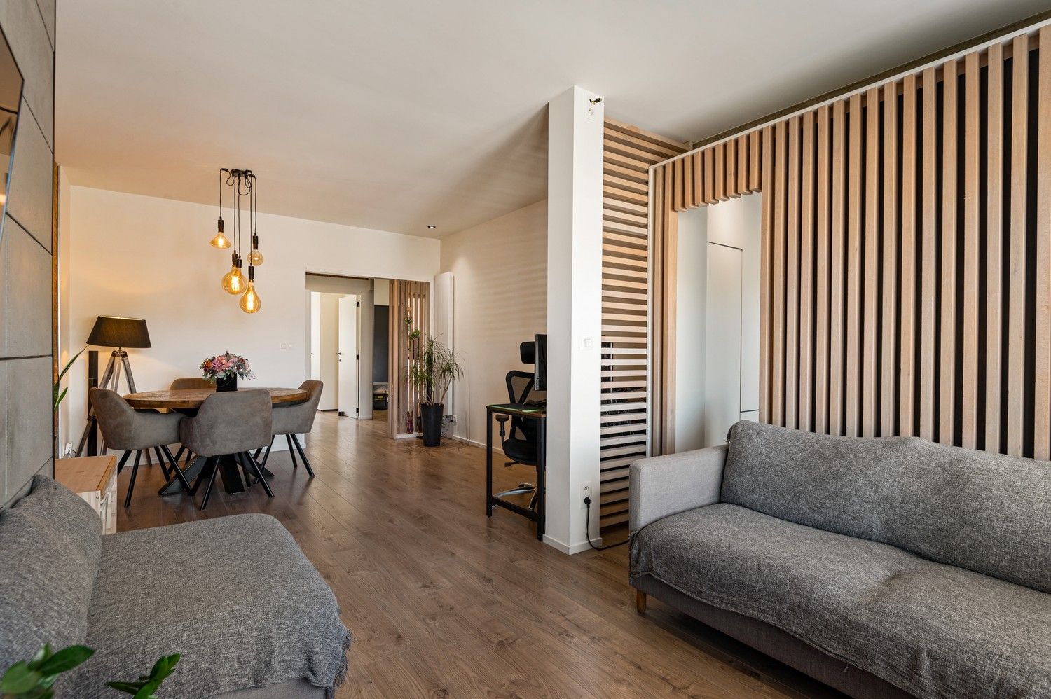 Appartement met 2 slaapkamers en terras te koop in Borgerhout! foto 5
