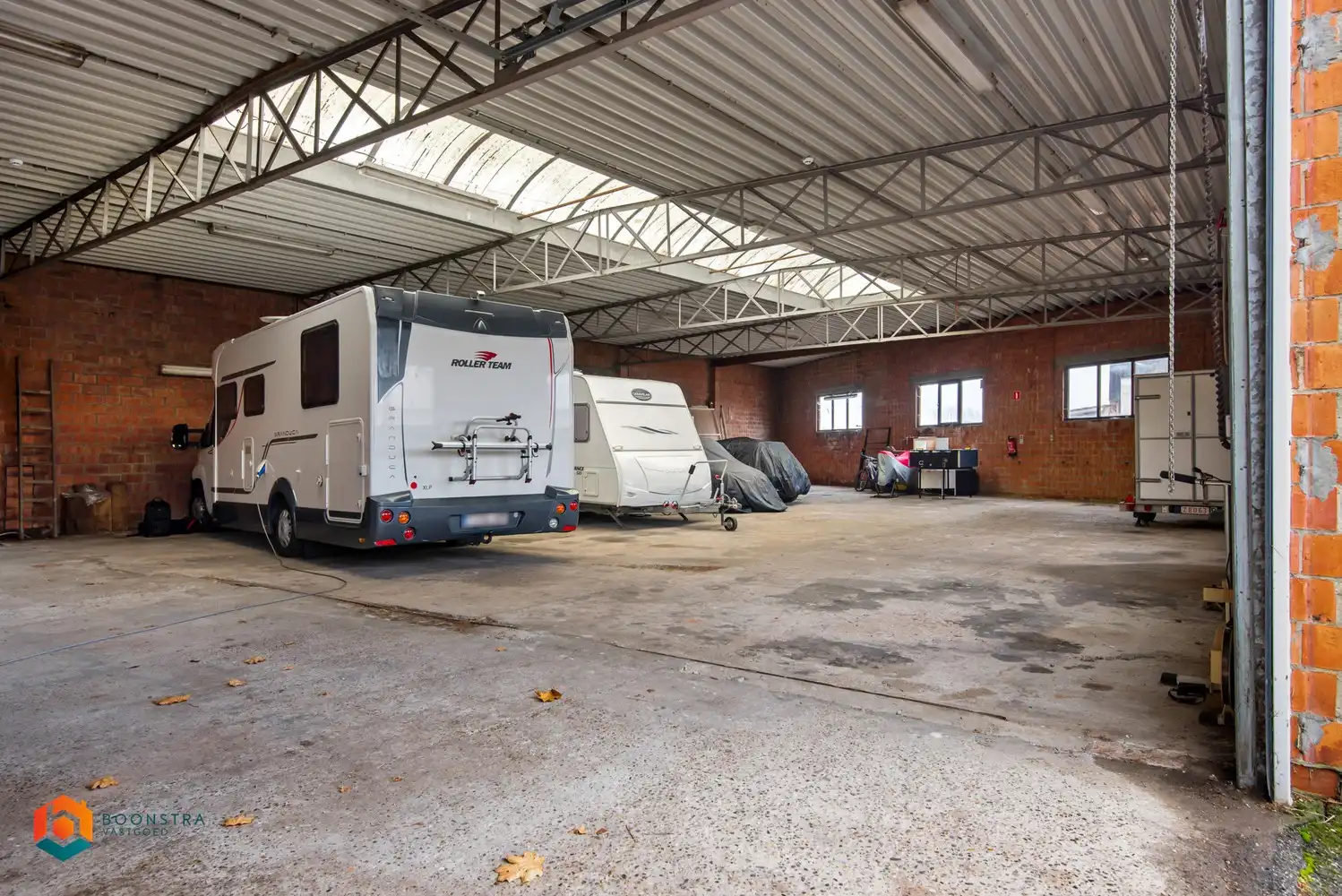 Ruime opslagplaats +- 330 m² foto 8