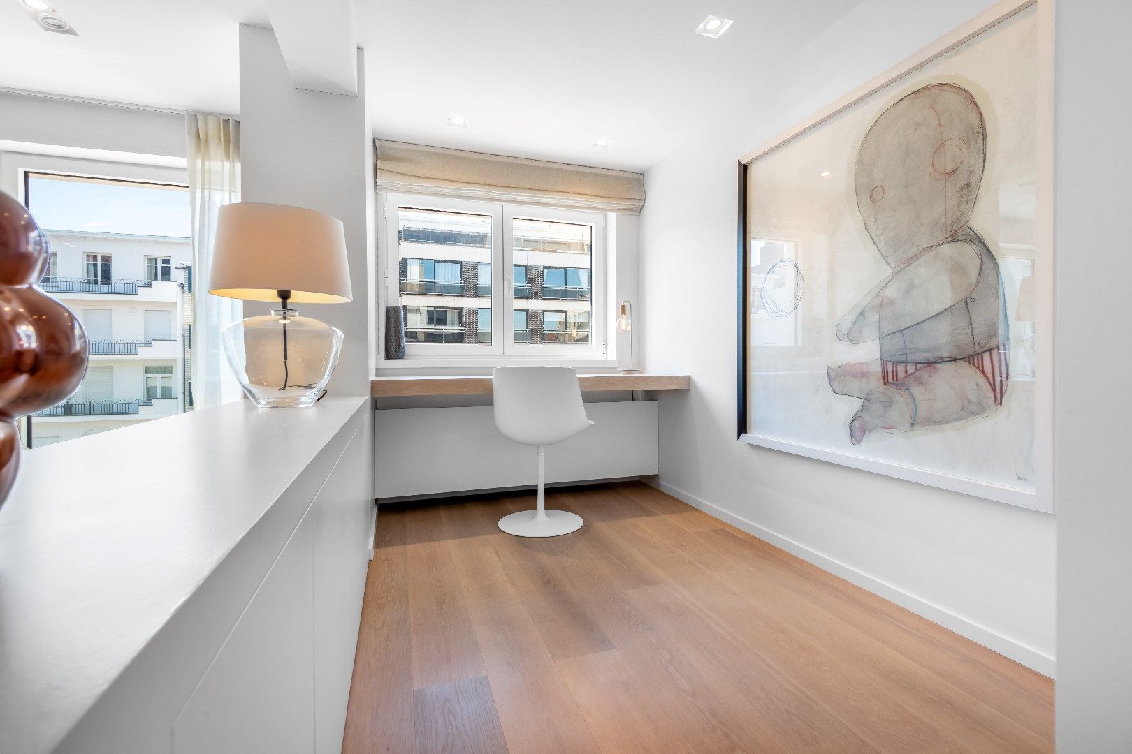 Smaakvol gerenoveerd appartement met mooie gevelbreedte centraal gelegen op de Lippenslaan. foto 4