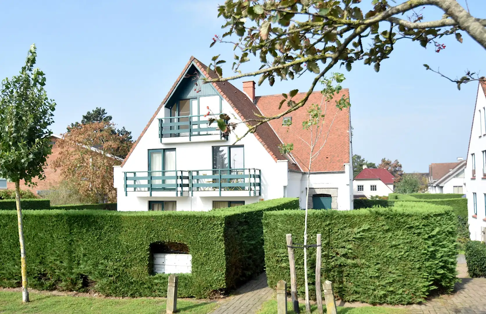 Gelijkvloers appartement met tuin in een rustig laantje van de Concessie, De Haan foto {{pictureIndex}}