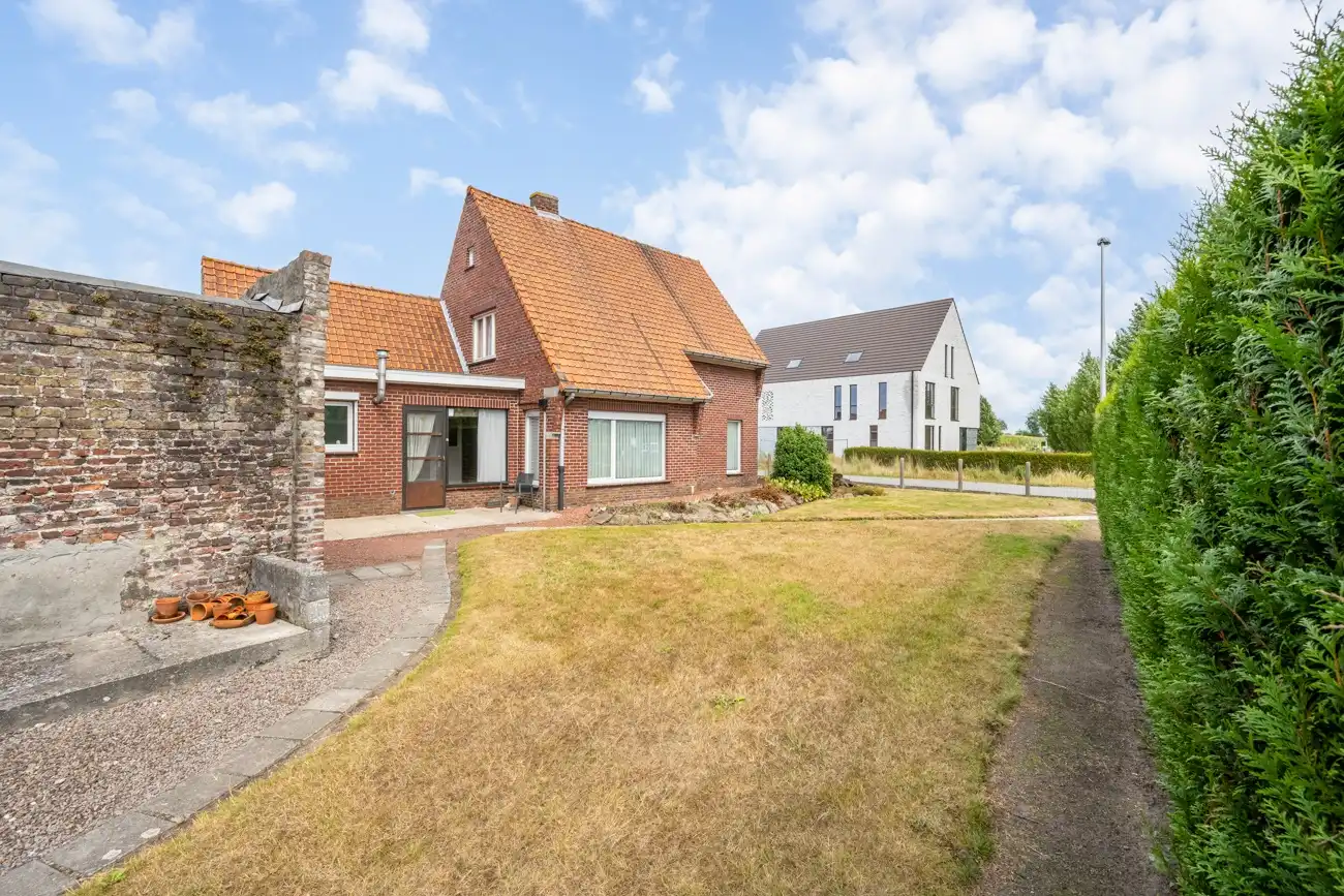Charmante te renoveren woning met 3 slaapkamers in het rustige Desteldonk foto 21