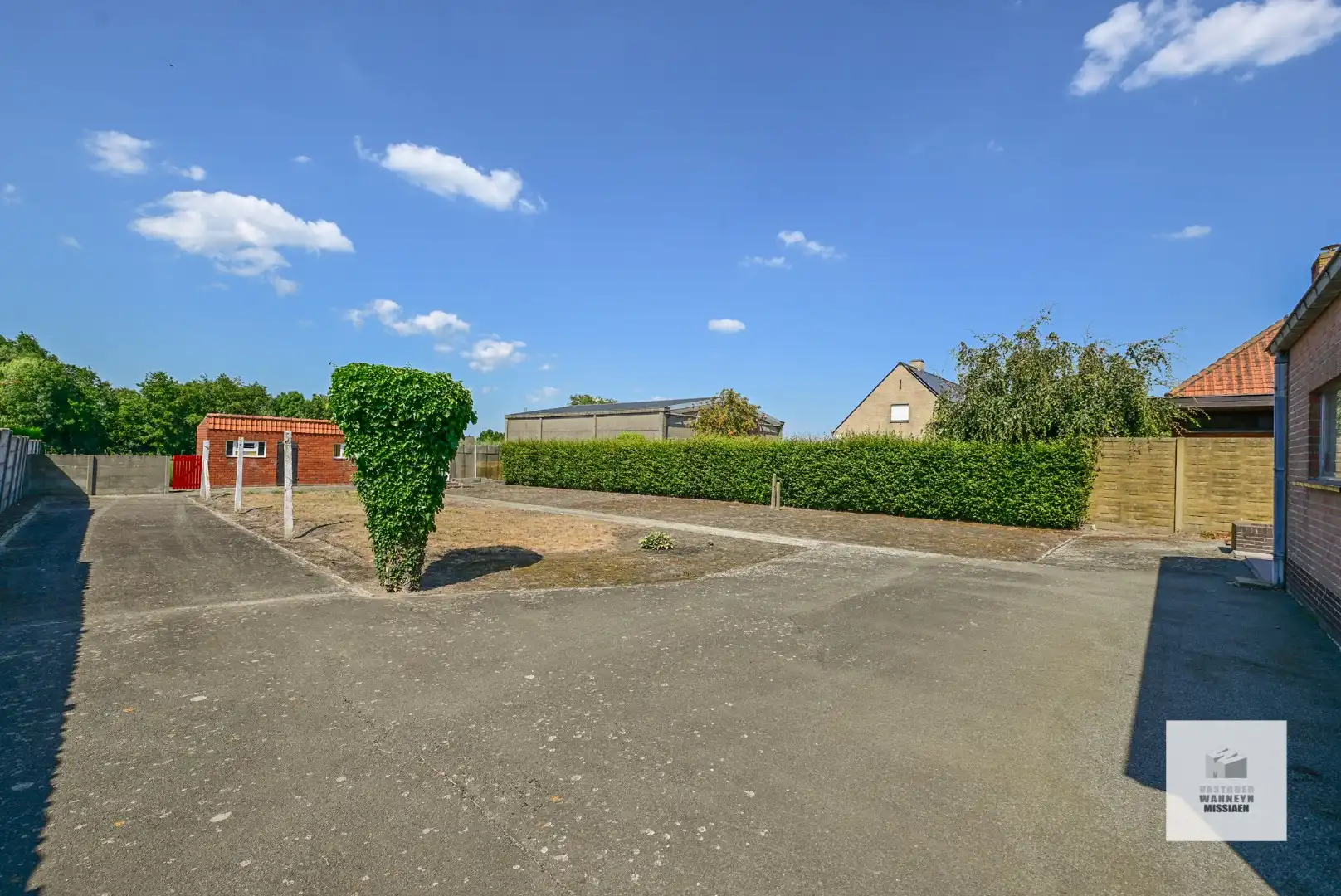 Te renoveren gelijkvloerse woning met  3slpk, garage, tuin op 1290m2 foto 25