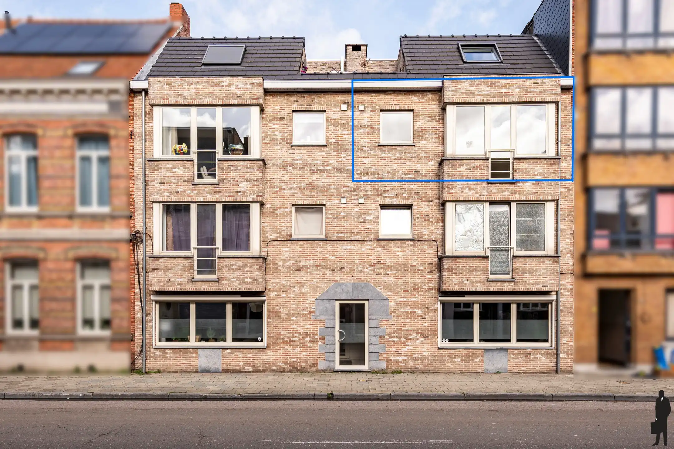 Lichtrijk 2-slaapkamerappartement met terras  foto {{pictureIndex}}