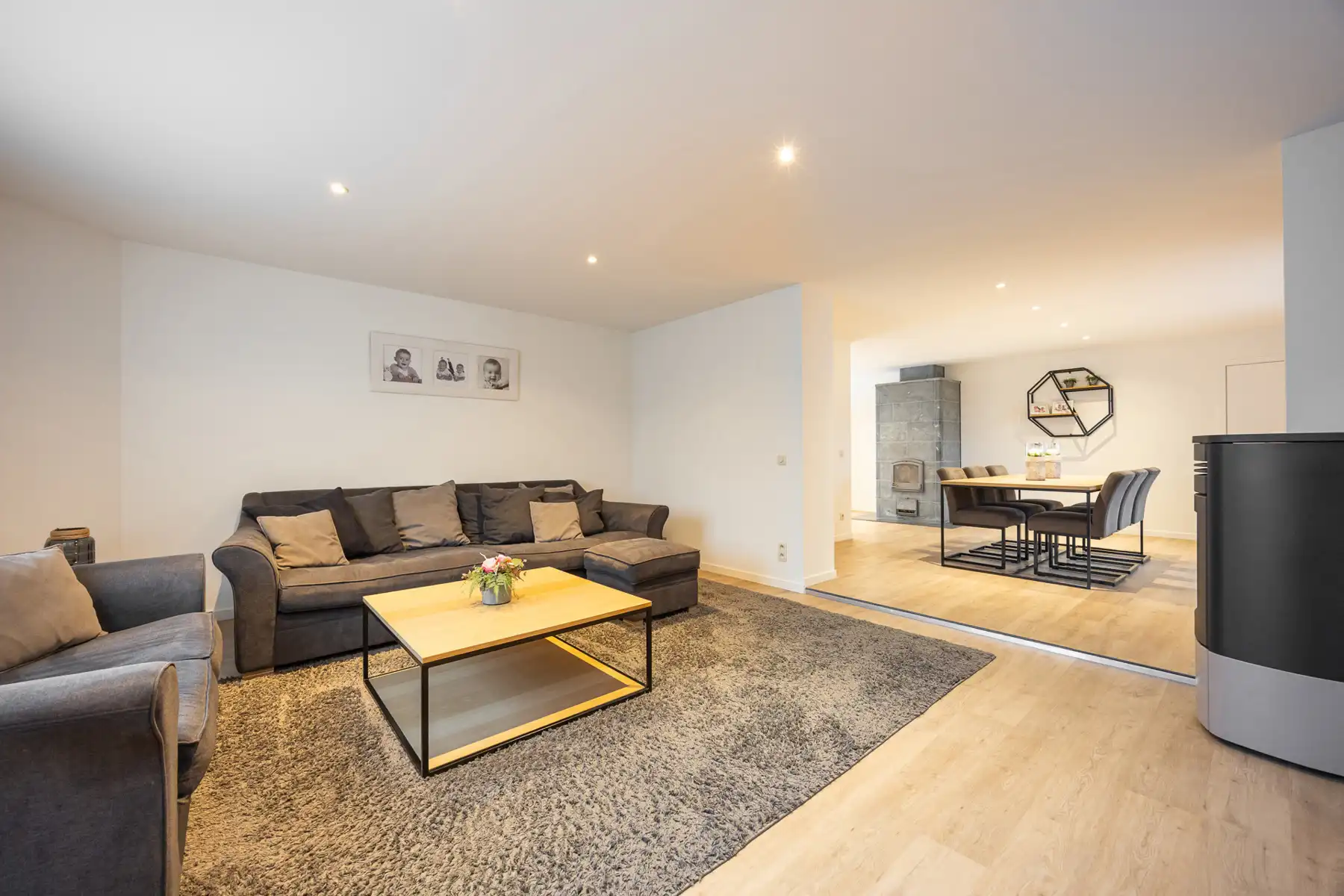 Landelijk gelegen woning met 4 slaapkamers, polyvalente werkruimte en binnenzwembad.  foto 4