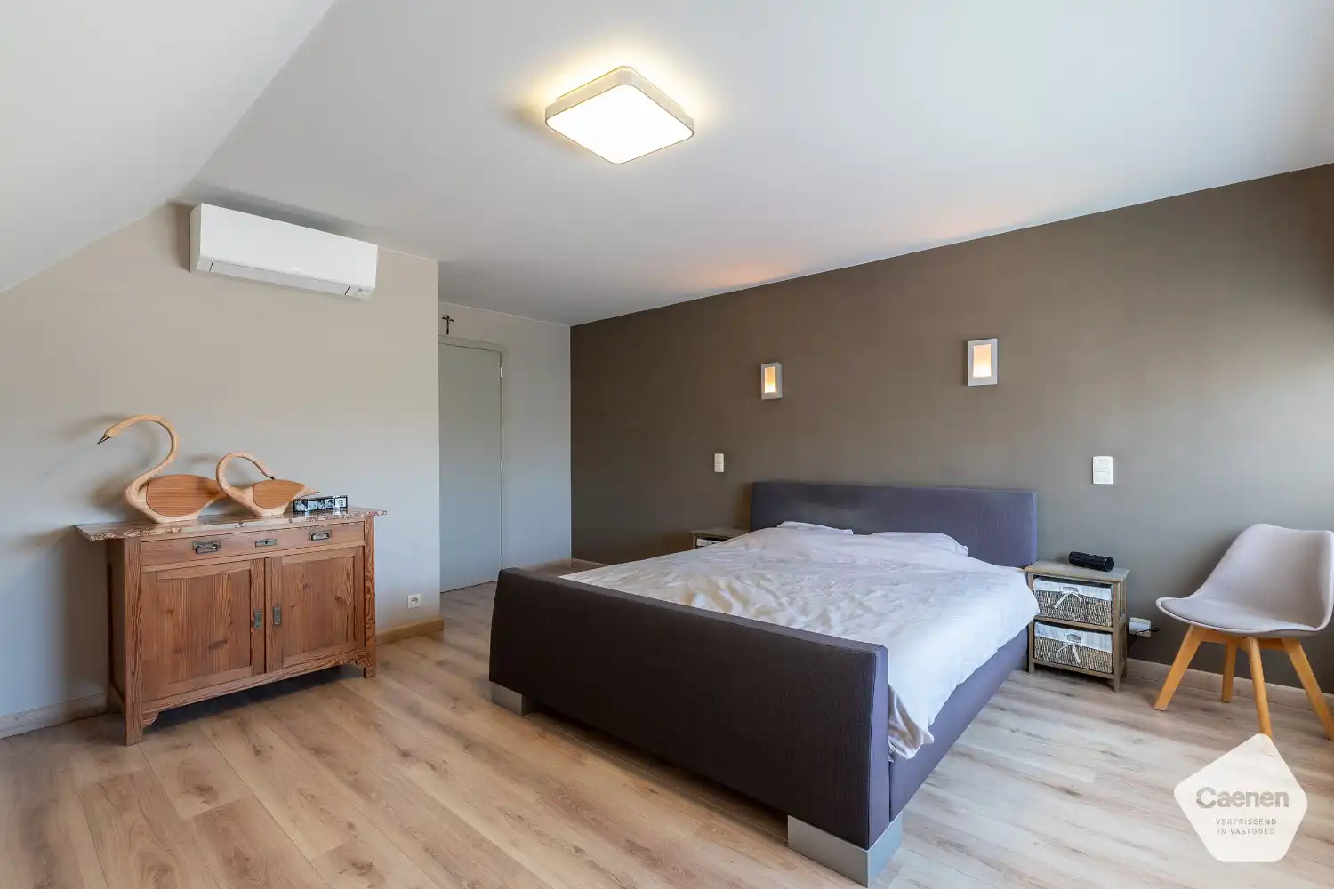 Stijlvol en energiezuinig huis met 3 slaapkamers en mooie tuin met uitzichten in Ruddervoorde foto 10