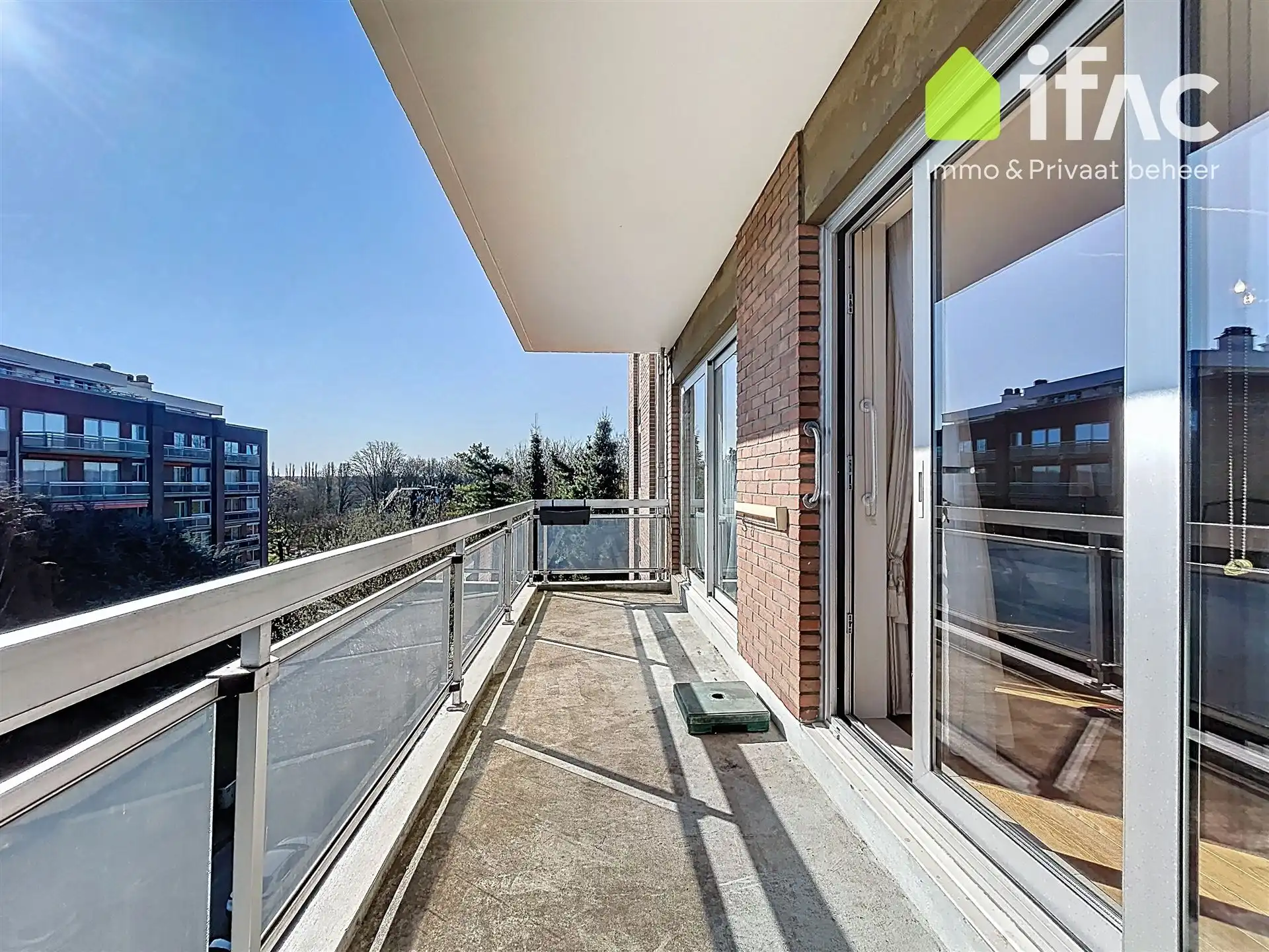 Ruim appartement met 3 slaap-, 2 badkamers en garagebox  foto 9