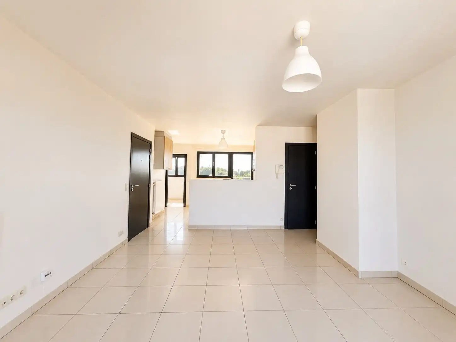 Op te frissen appartement met mooie terrassen te Heist foto 2
