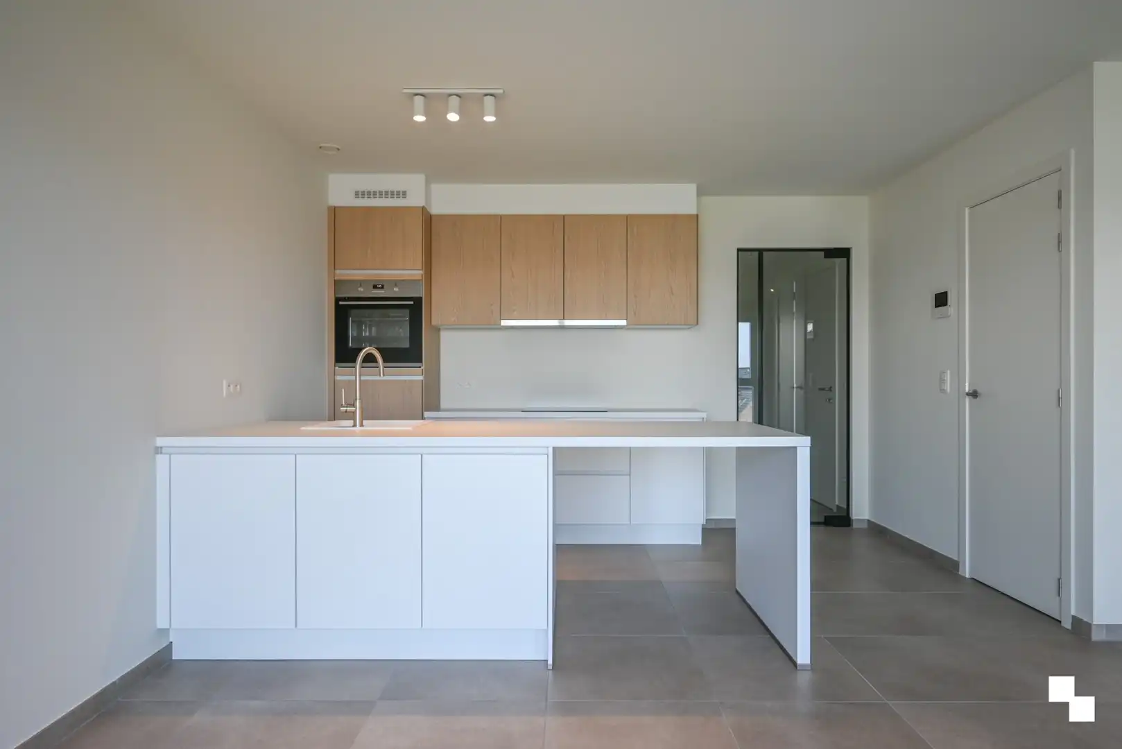Nieuwbouwappartement met twee slaapkamers in hartje Emelgem foto 8