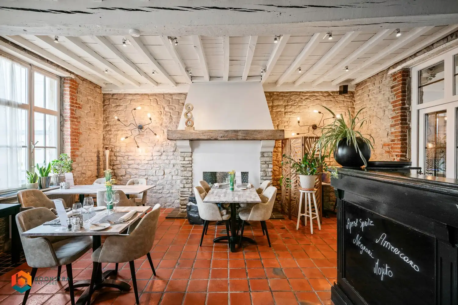 Handelspand met bovengelegen woonst op toplocatie te Erps-Kwerps foto 3