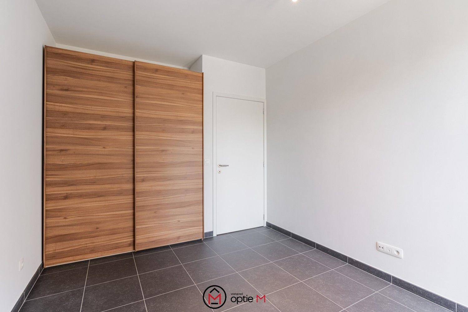 Gelijkvloers appartement met terras, tuin en kelder foto 9
