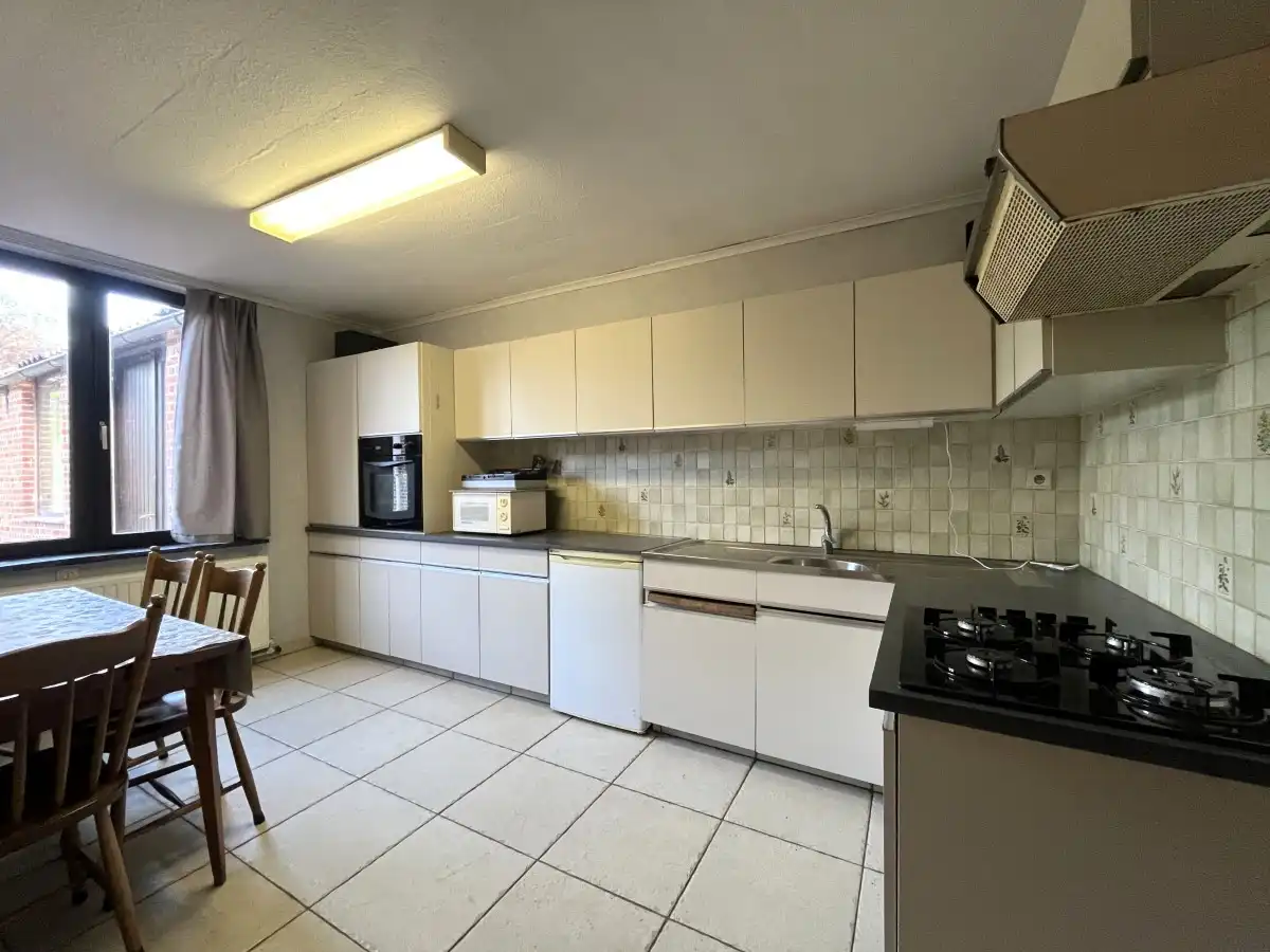 Ledegem – Te renoveren woning op ruim perceel met uitweg achteraan foto 6