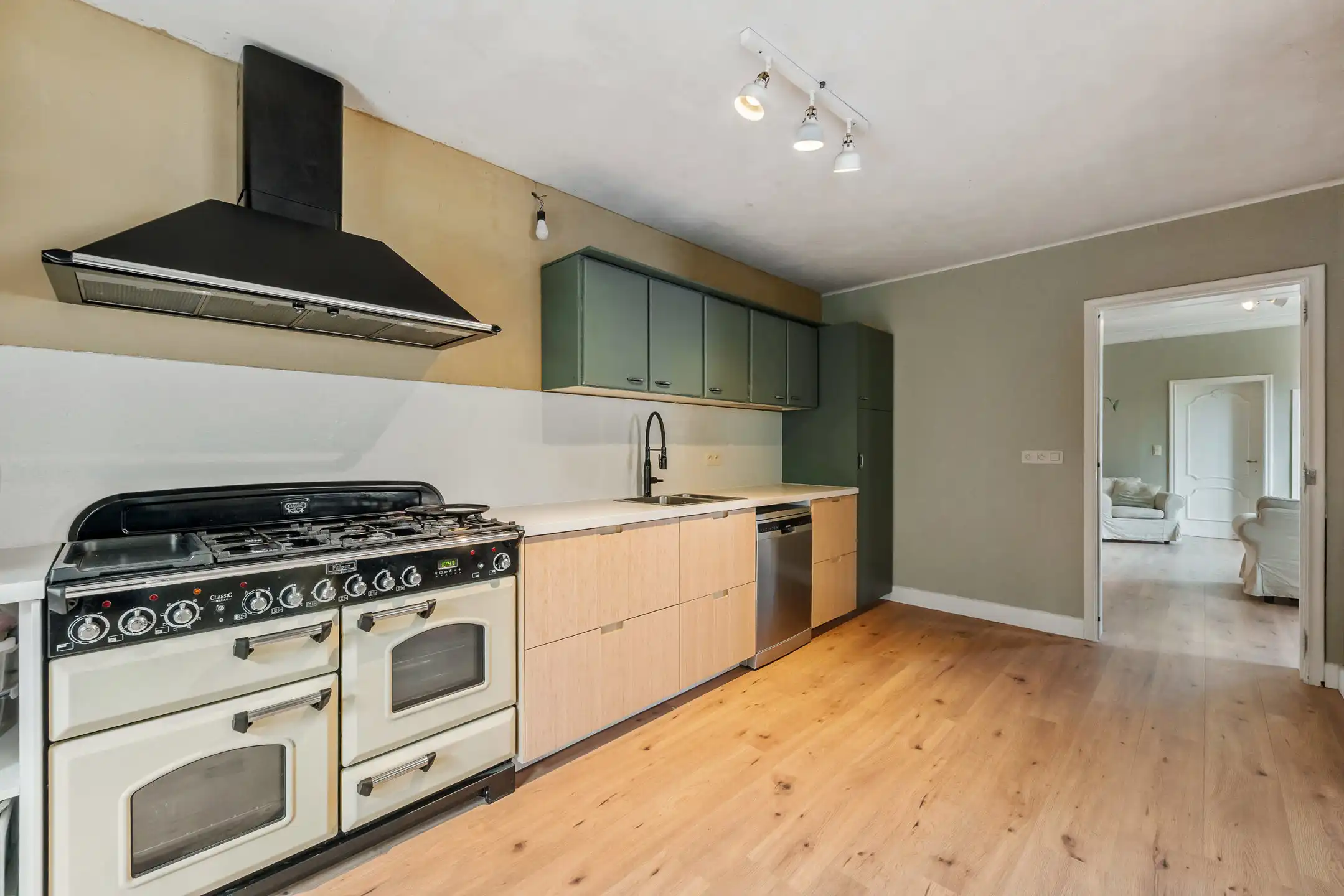 Veelzijdige woning met grote garage te Vlijtingen foto 6