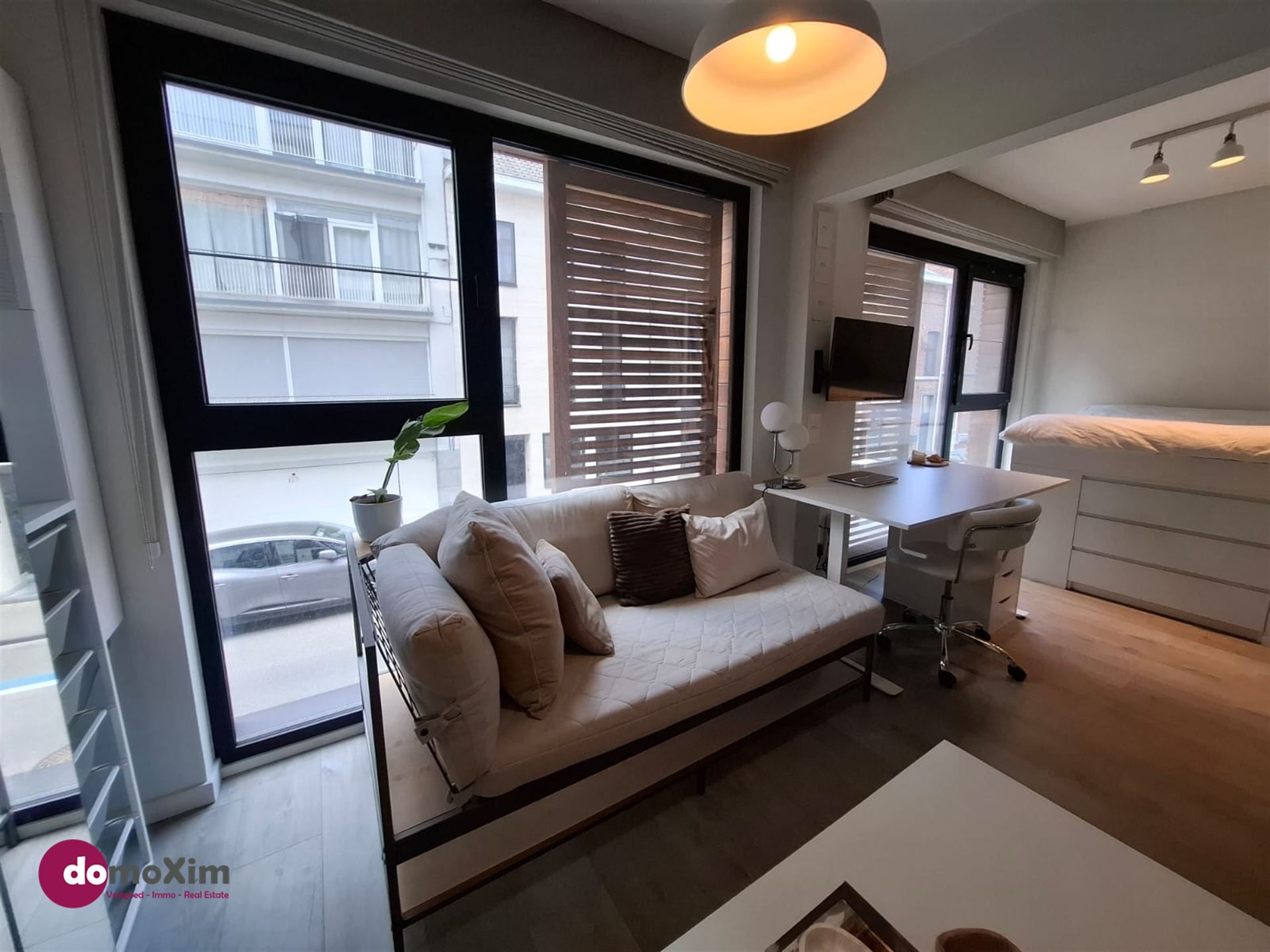 Gemeubelde studio mét airco in het bruisende hart van Leuven! foto 4