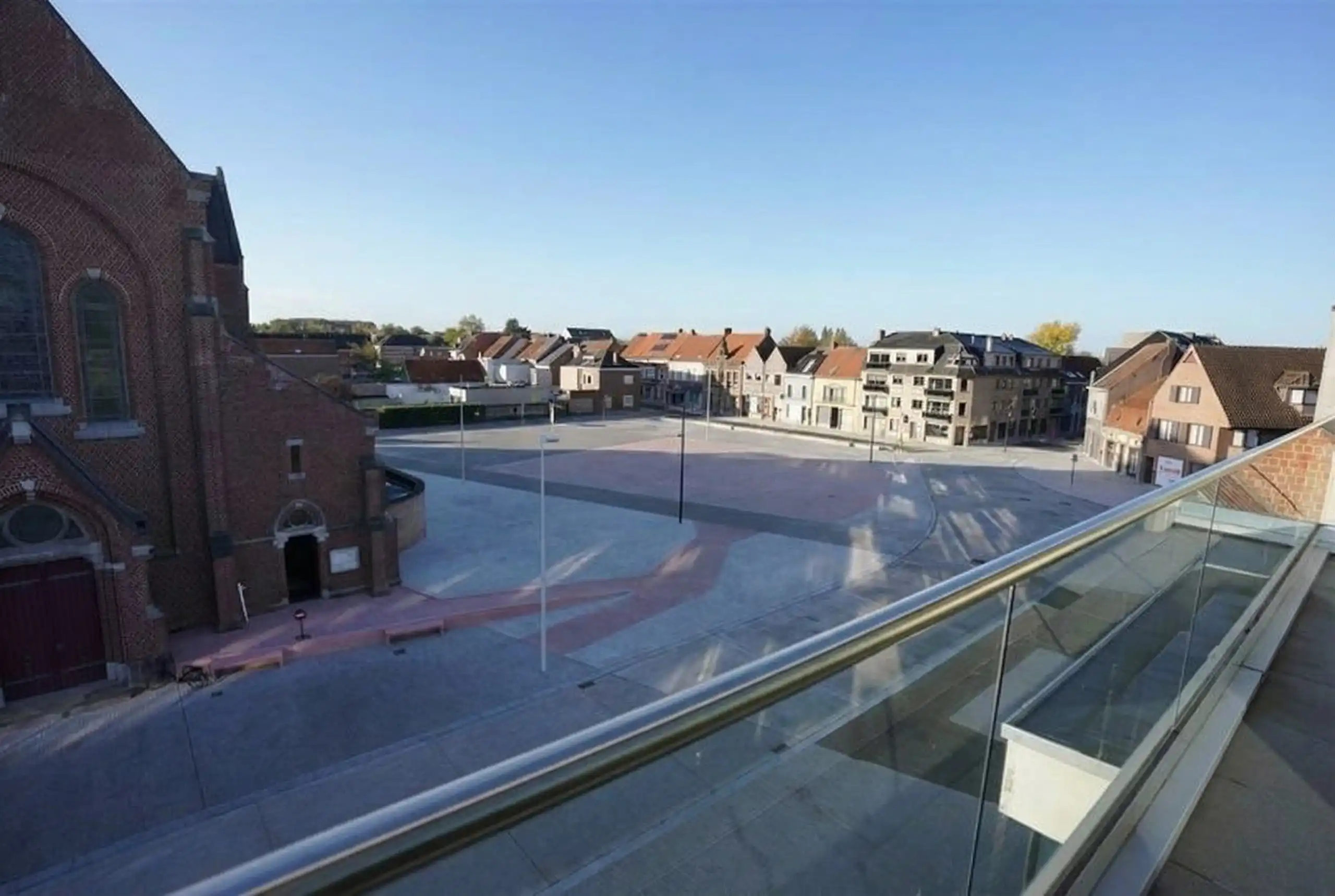 Jong dakappartement met zicht op nieuw Marktplein + garage foto 9