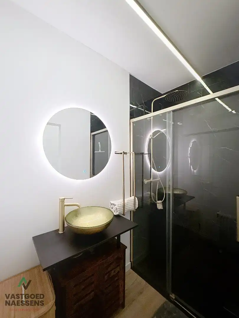 GERENOVEERDE STUDIO MET ZIJDELINGS ZICHT OP ZEE foto 13