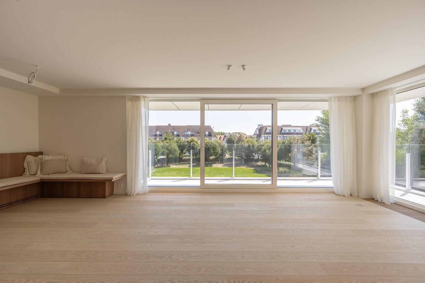 Gerenoveerd hoekappartement met mooie terrassen in een prestigieus gebouw op de Wandeldijk. foto 14