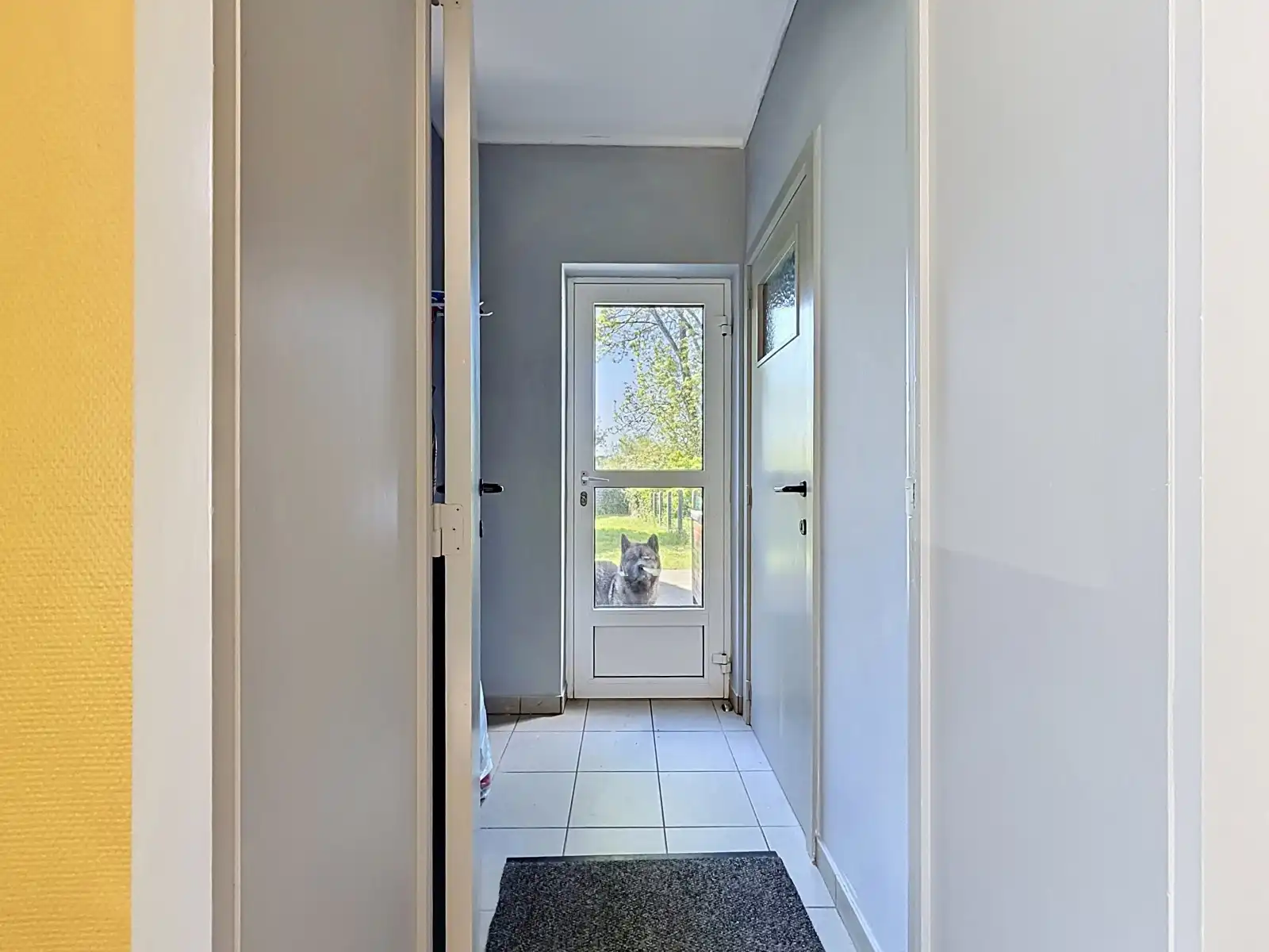 HOB in een doodlopende straat met tuin foto 7