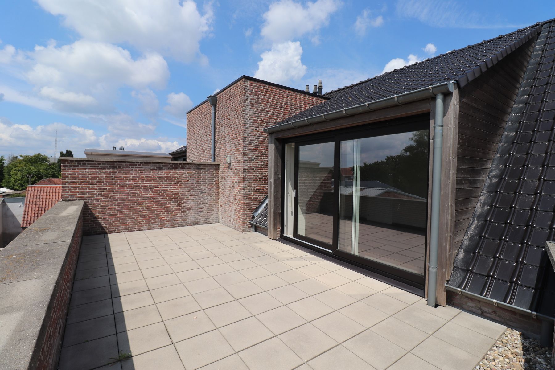 Dakappartement met 1 slaapkamer, terras en garage.  foto 11