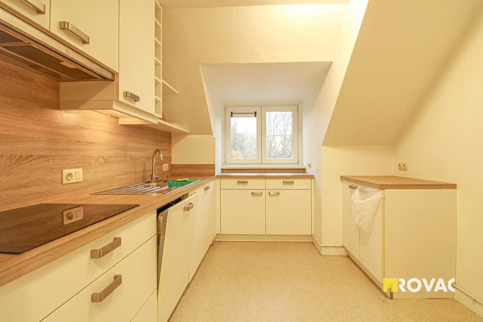 Éénslaapkamer appartement op de 2e verdieping met garage - gelegen op 500 meter van centrum!  foto 6