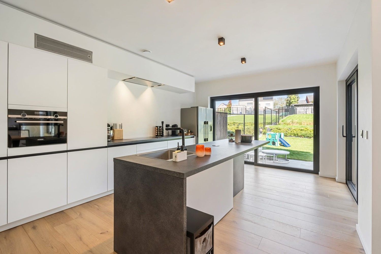 Exclusieve nieuwbouwwoning met verfijnde afwerking en ruime tuin! foto 7