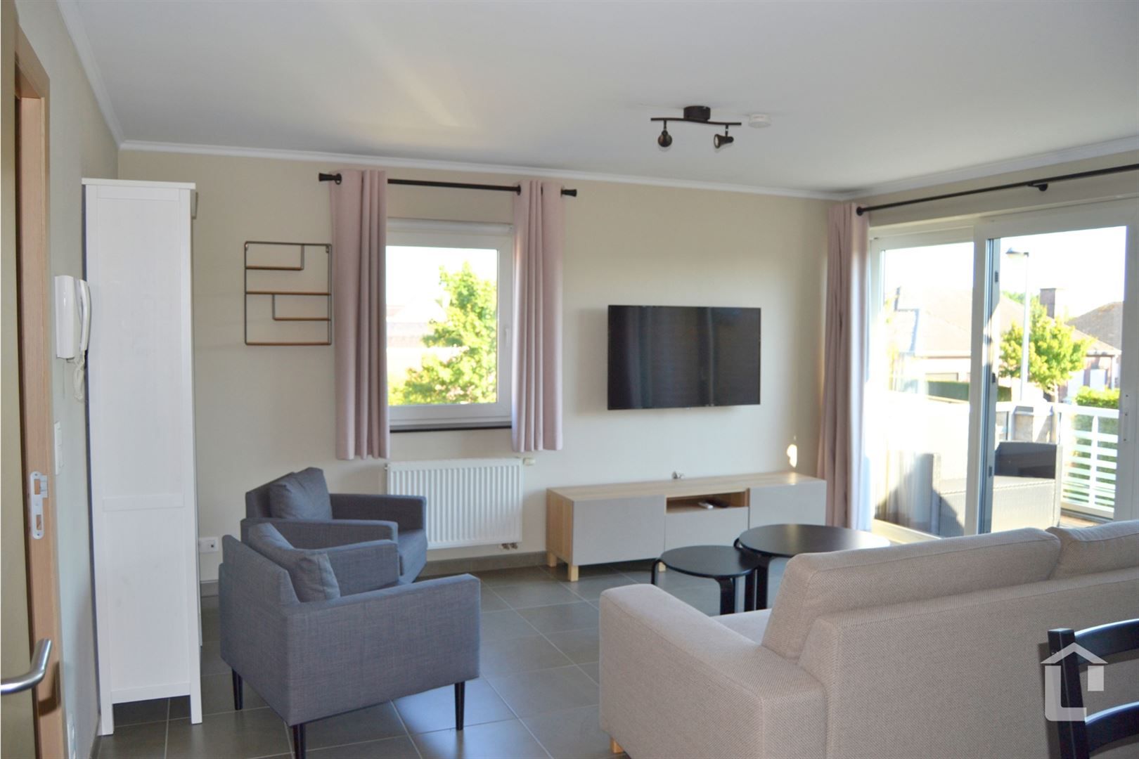 Recent 2-slaapkamer appartement met zonnig terras te Zingem foto 2