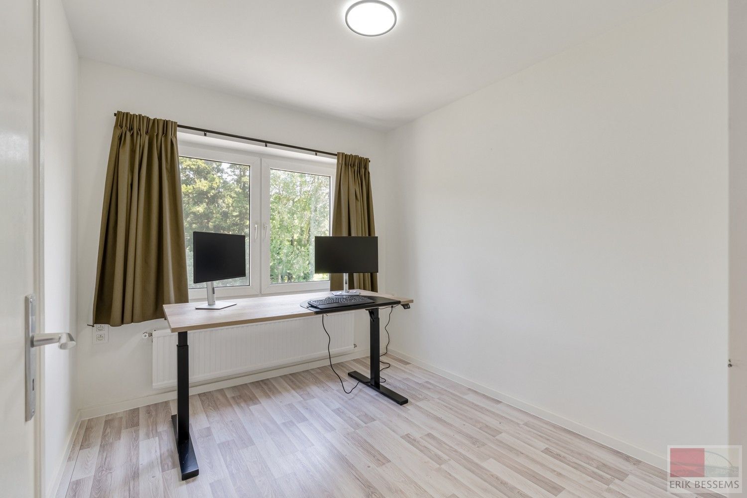 Halfvrijstaande woning uit 1969 op een perceel van 635m², woonopp. 154 m² foto 13