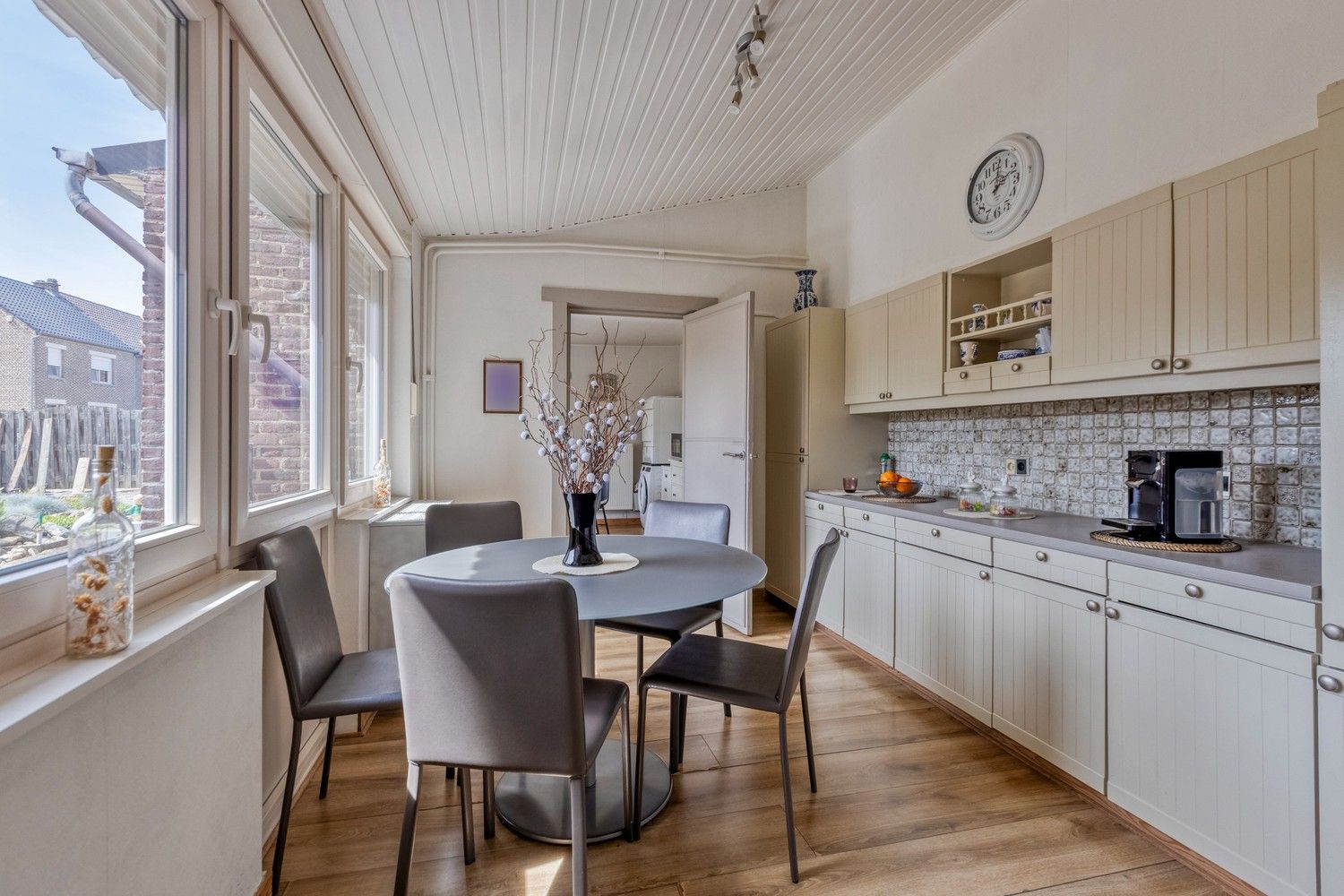Gezinswoning met drie slaapkamers en veel potentieel in het landelijke Uikhoven (Maasmechelen) foto 14