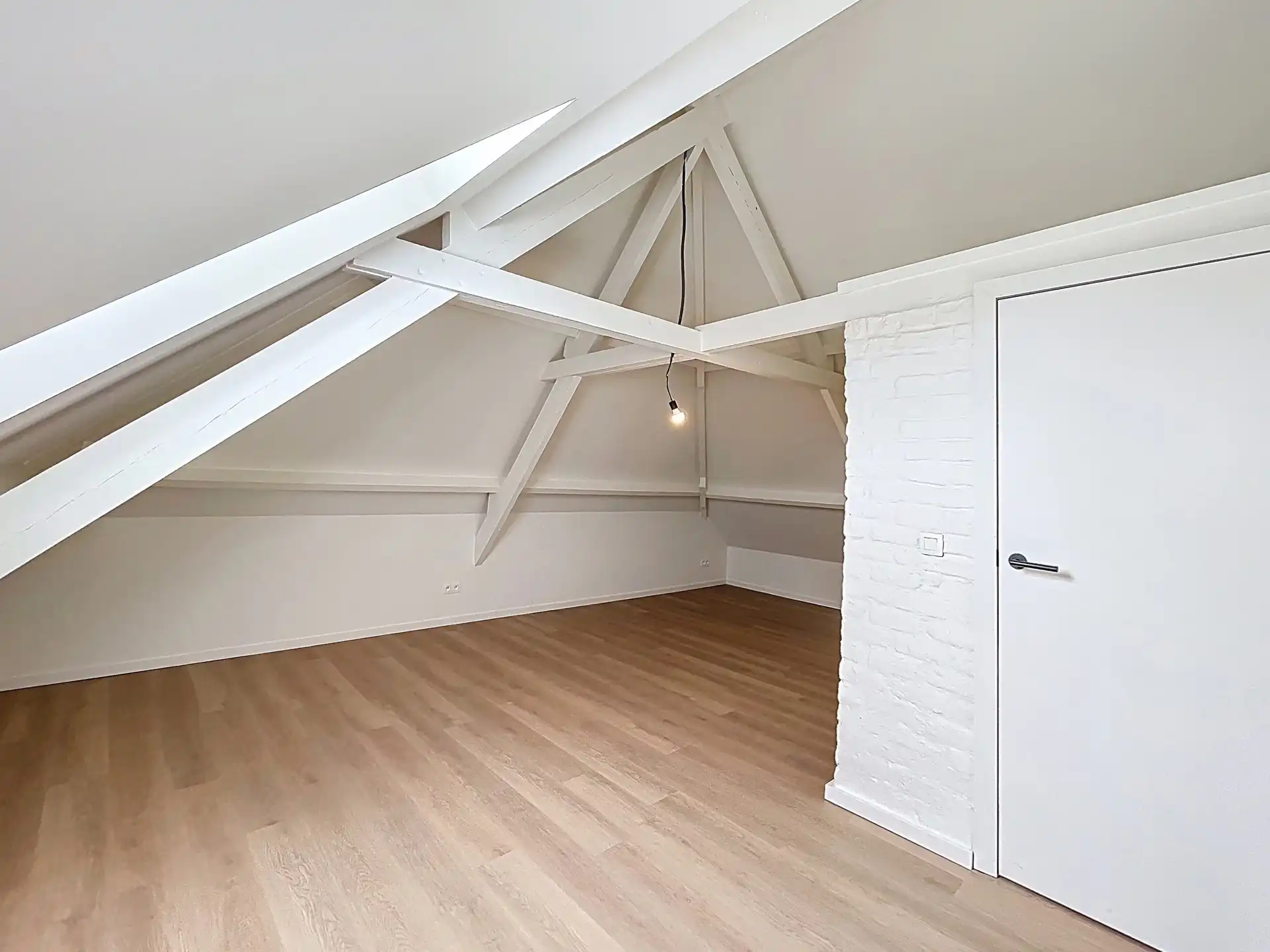 Gerenoveerde woning met 3 slp en ruim terras te Zwijnaarde foto 15