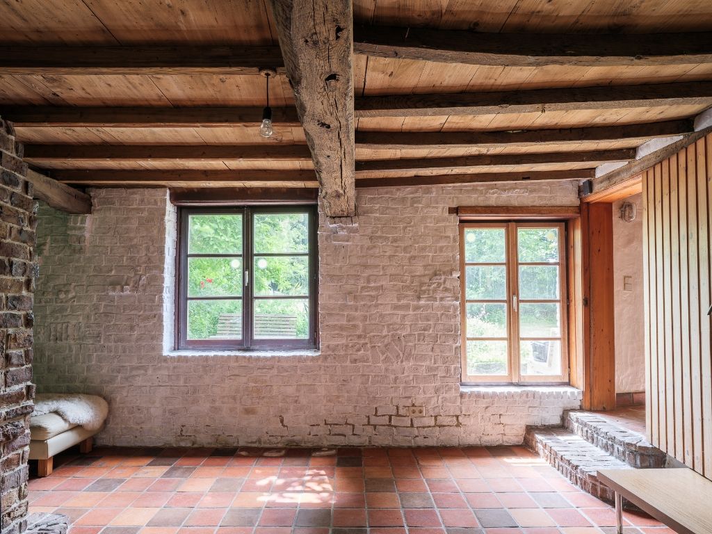 Dikkelvenne – Te renoveren hoeve op een terrein van 2.179 m², omgeven door groen en weides. foto 8