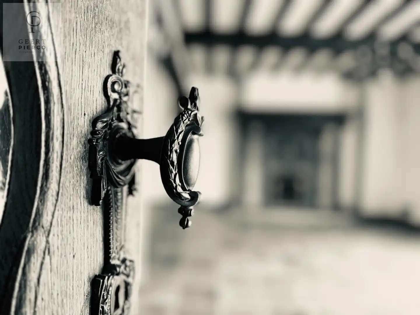 Ruim handelspand met ruim appartement foto 11