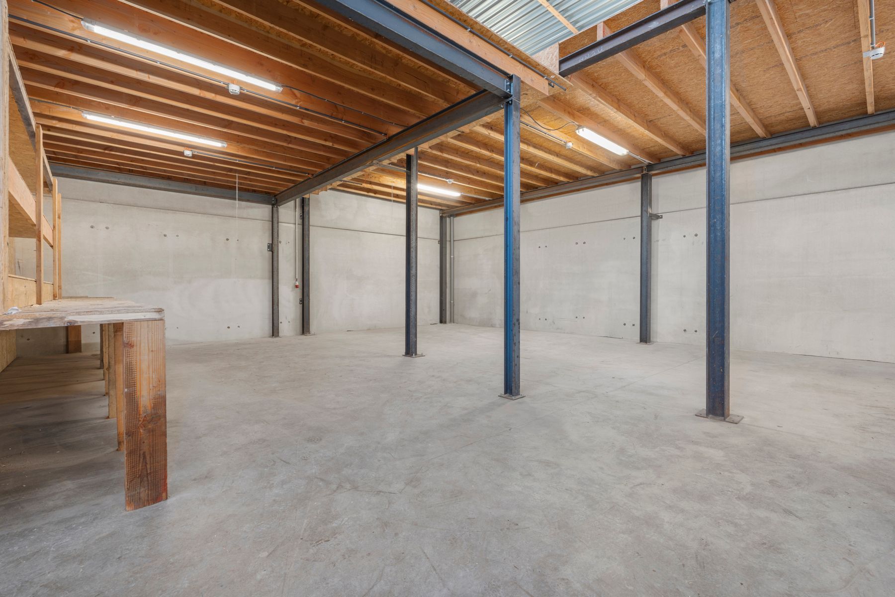 Industrieel gebouw te huur in Oostende foto 5