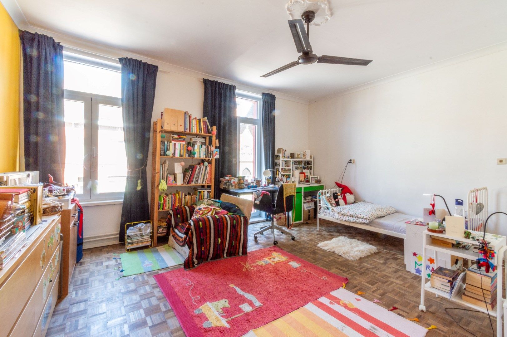 Ruime (196m²) en goed onderhouden woning met 3 slaapkamers! foto 12