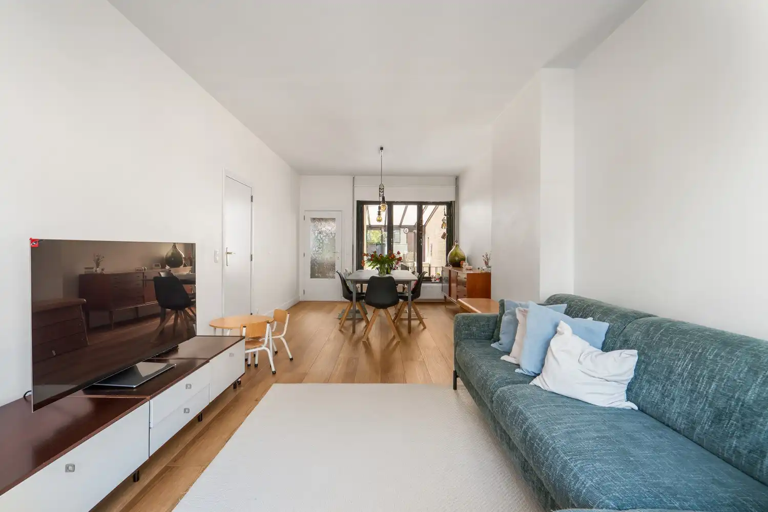 Prachtig gerenoveerde woning met tuin, zonnepanelen en garage in Sint‑Pieters‑Leeuw foto 10