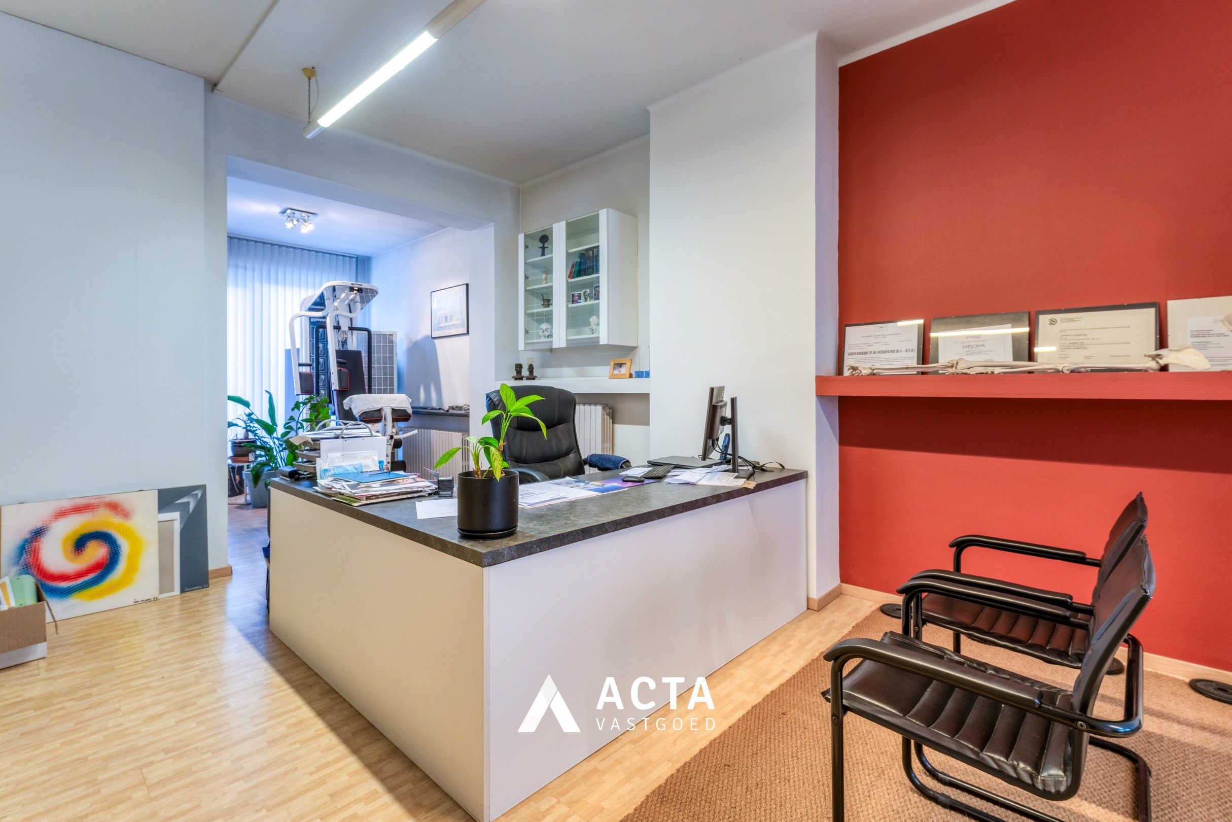 Charmant herenhuis- 3 slpk, praktijk +zonnige tuin foto 2