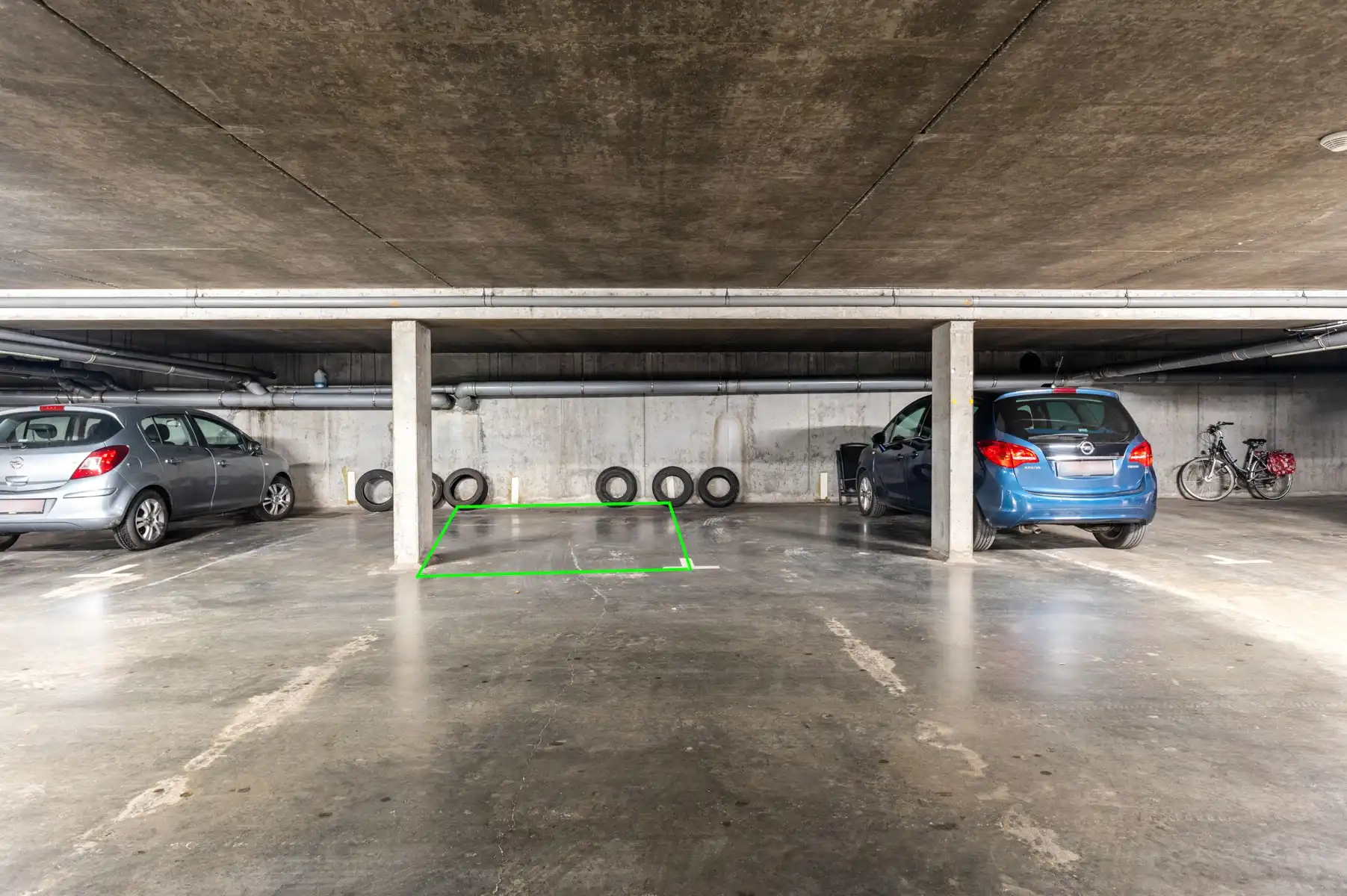 Lichtrijk appartement met panoramisch parkzicht en terras foto 15