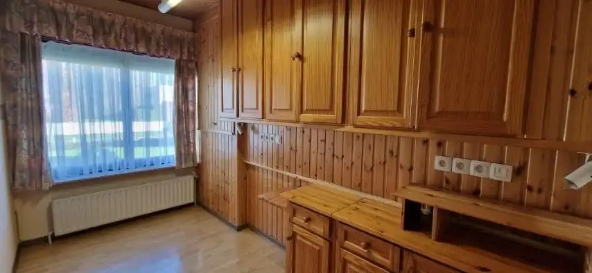 Ruime BUNGALOW open bebouwing,  met 2 slaapkamers, grote zolder, mooie tuin en aparte garage op 9 are 97 ca. foto 31