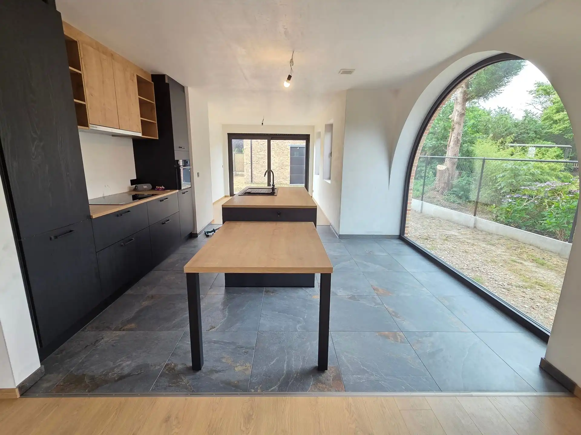 Prachtige, energiezuinige nieuwbouw woning te Keerbergen, gelegen vlakbij het centrum, winkels, scholen en openbaar vervoer.  foto 3