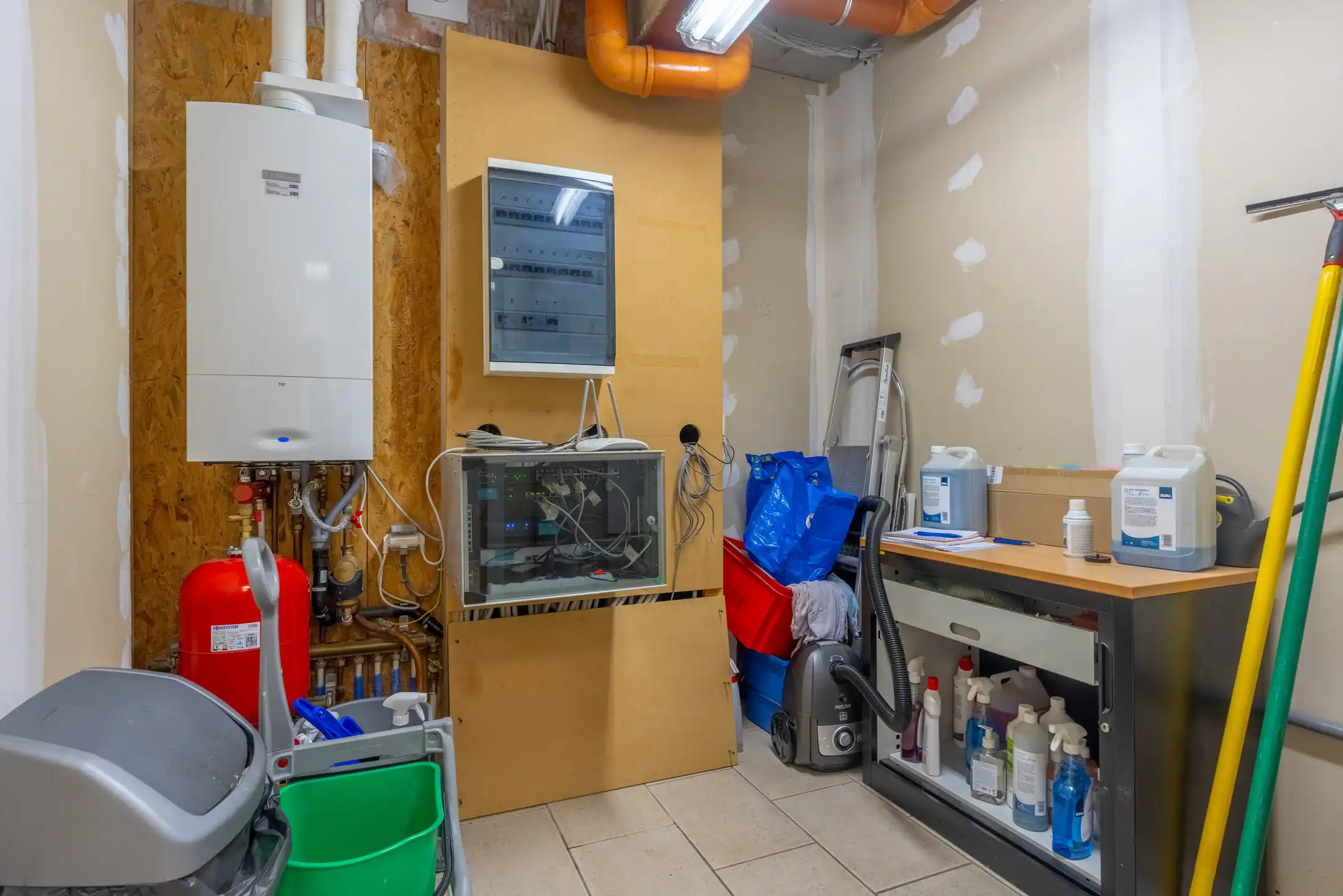 Centraal gelegen kantoorruimten (totaal ± 285m²!) te Turnhout. foto 20