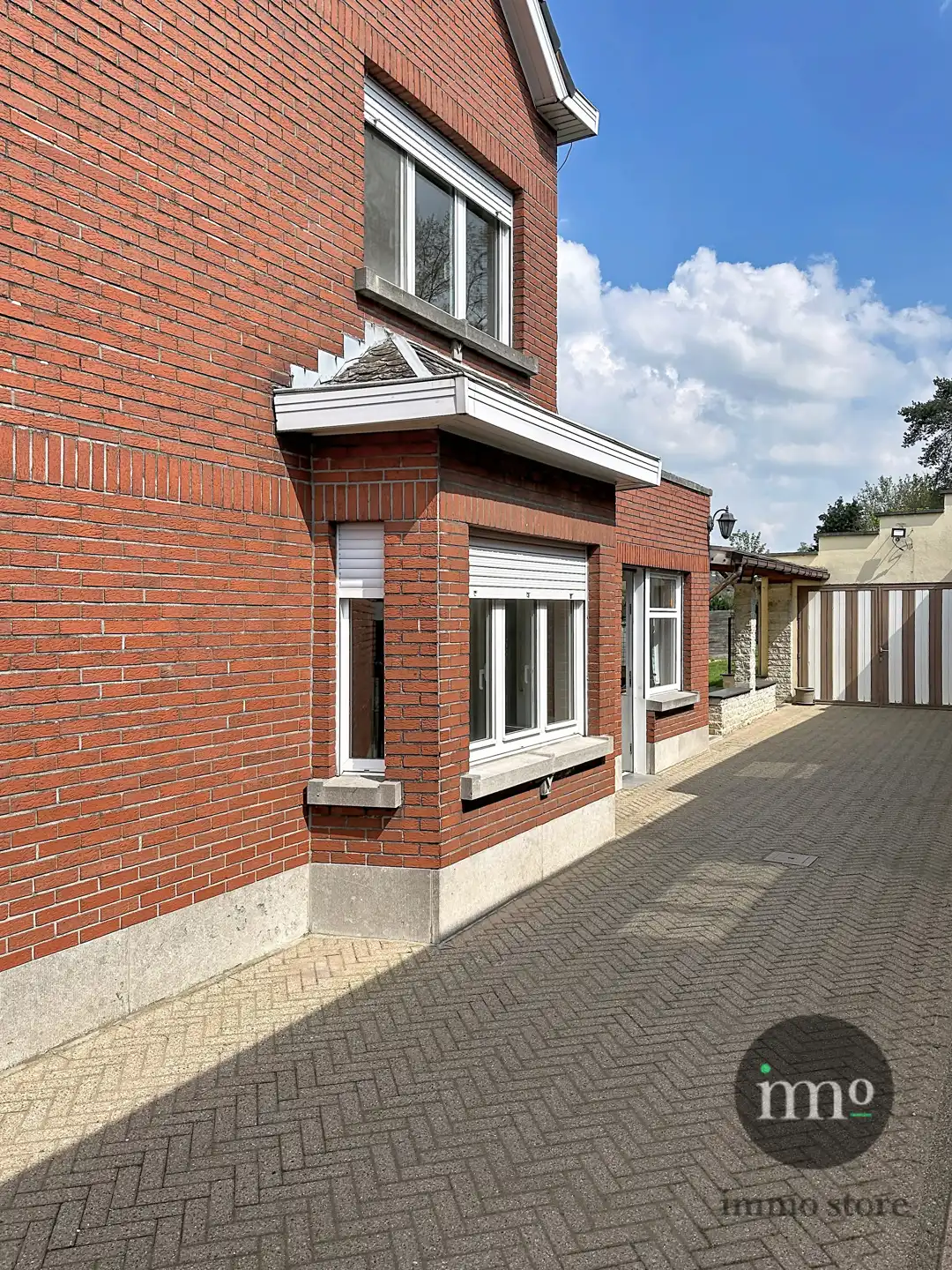 Stevige woning met tuin op rustige ligging in Ternat foto 4