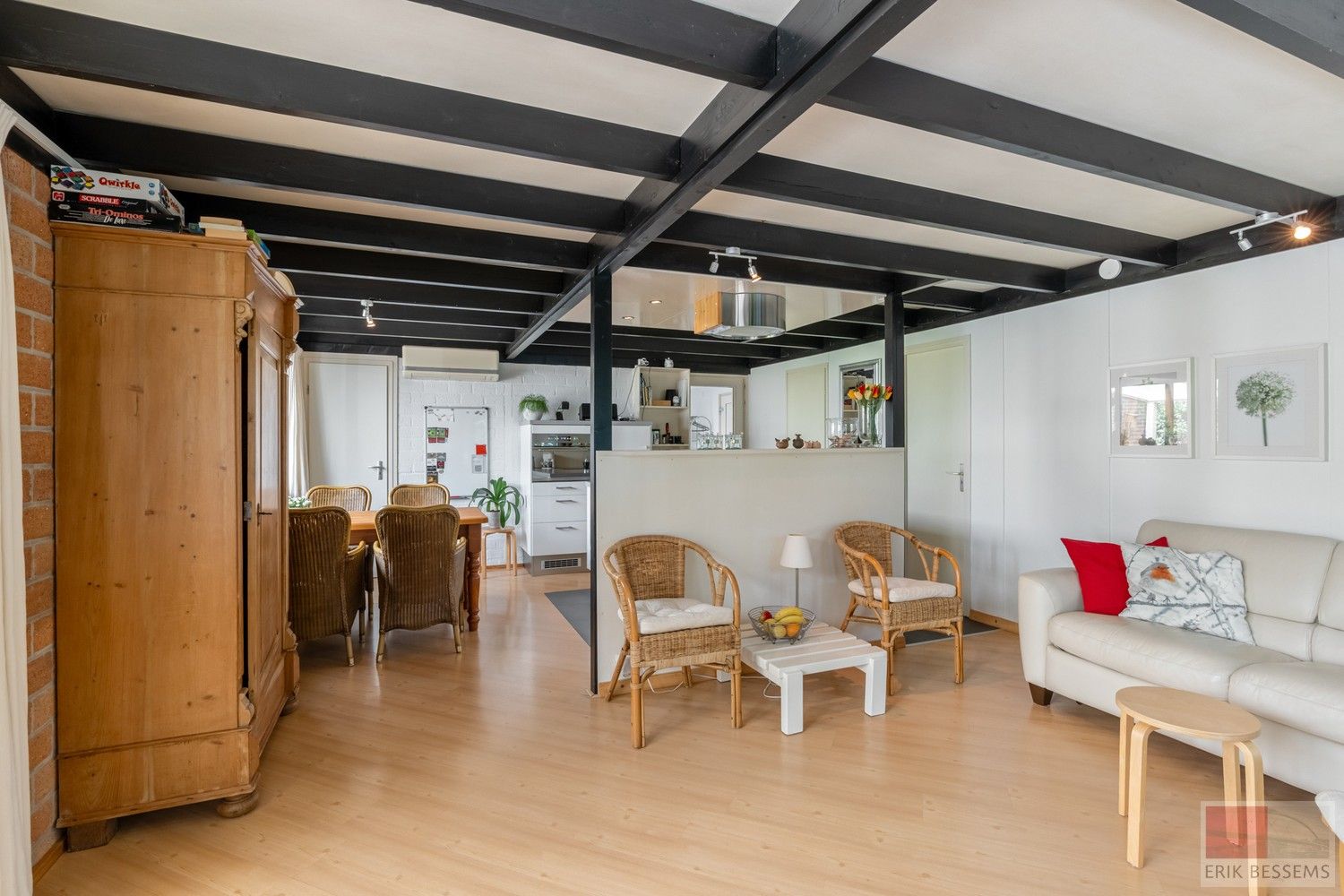 Gelijkvloerse vakantiewoning met een woonoppervlakte van 79 m², gelegen op een royaal perceel van 570 m². foto 12