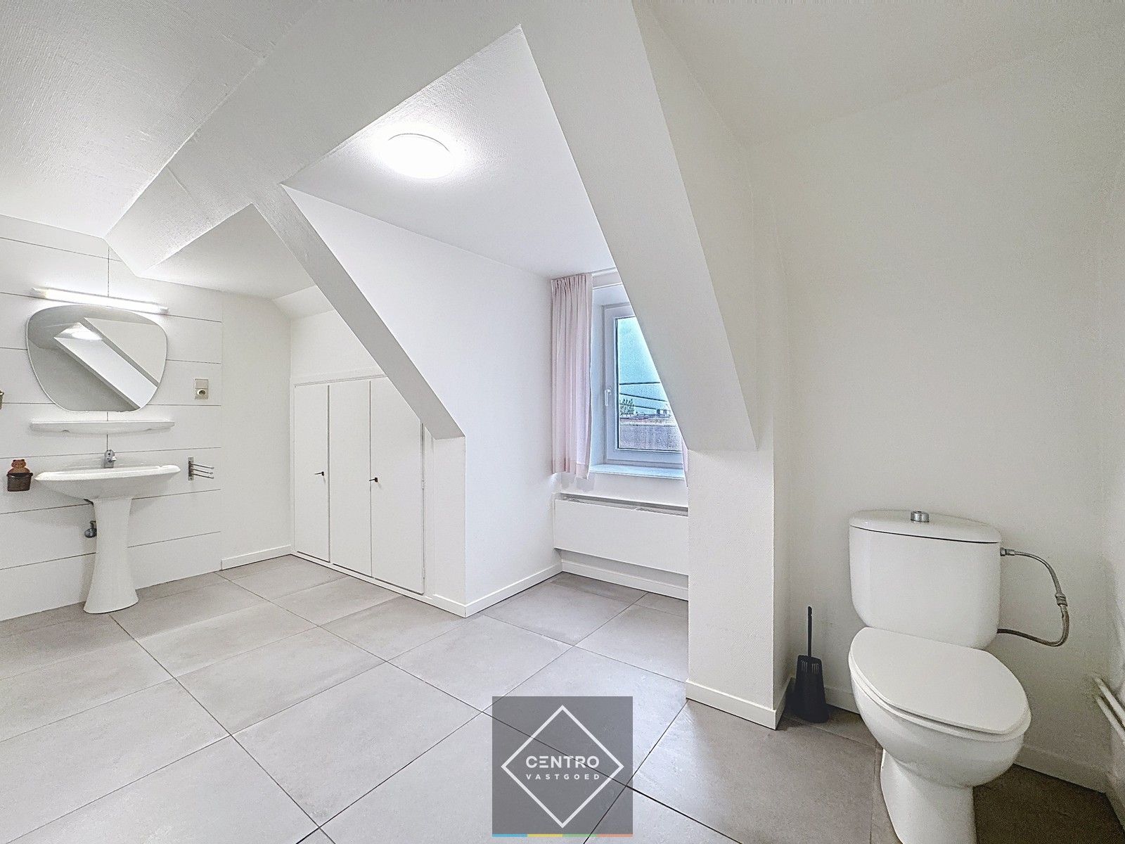 Landelijk gelegen woning met 4 slpks, bureel én garage! foto 12
