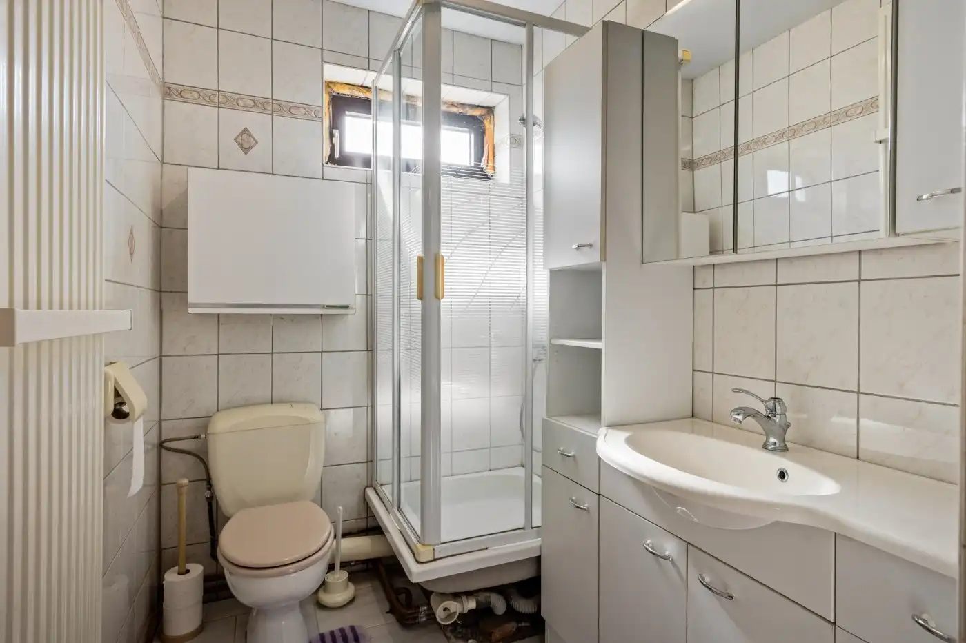 Op te frissen HOB met 3 slpk., garage en tuin foto 19