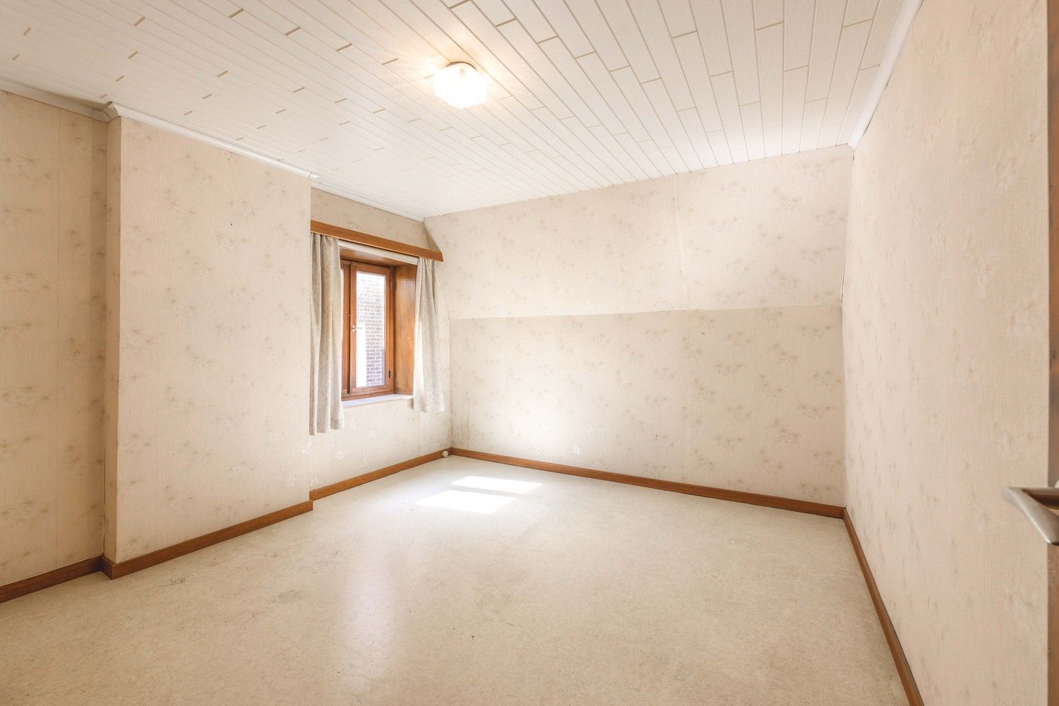 Halfopen woning met ruime tuin in centrum Ruiselede. foto 16