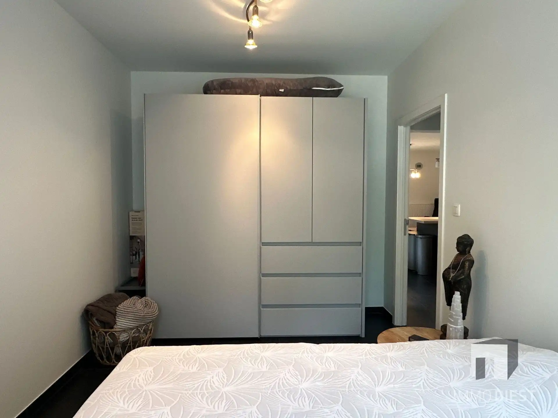 Instapklaar appartement met 2 slpks, terras, parking en kelder foto 17