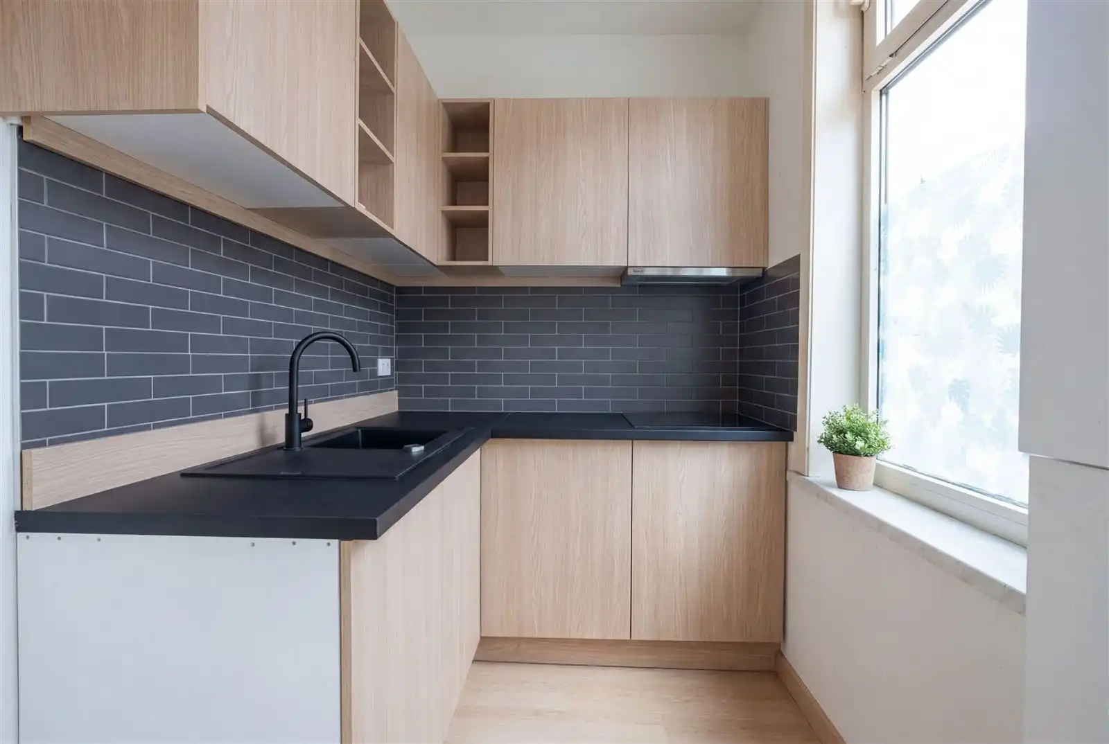 Woning met 3 slaapkamers en tuin in het centrum van Gent. foto 6