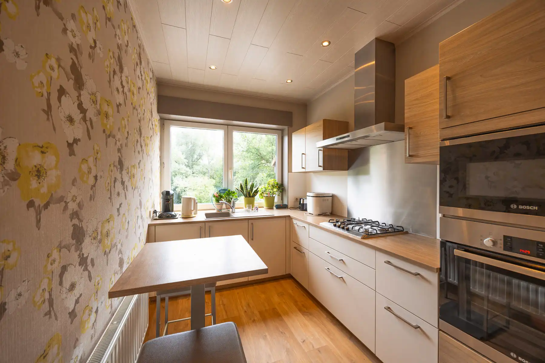 Charmante woning op uniek groen en rustig gelegen perceel foto 9